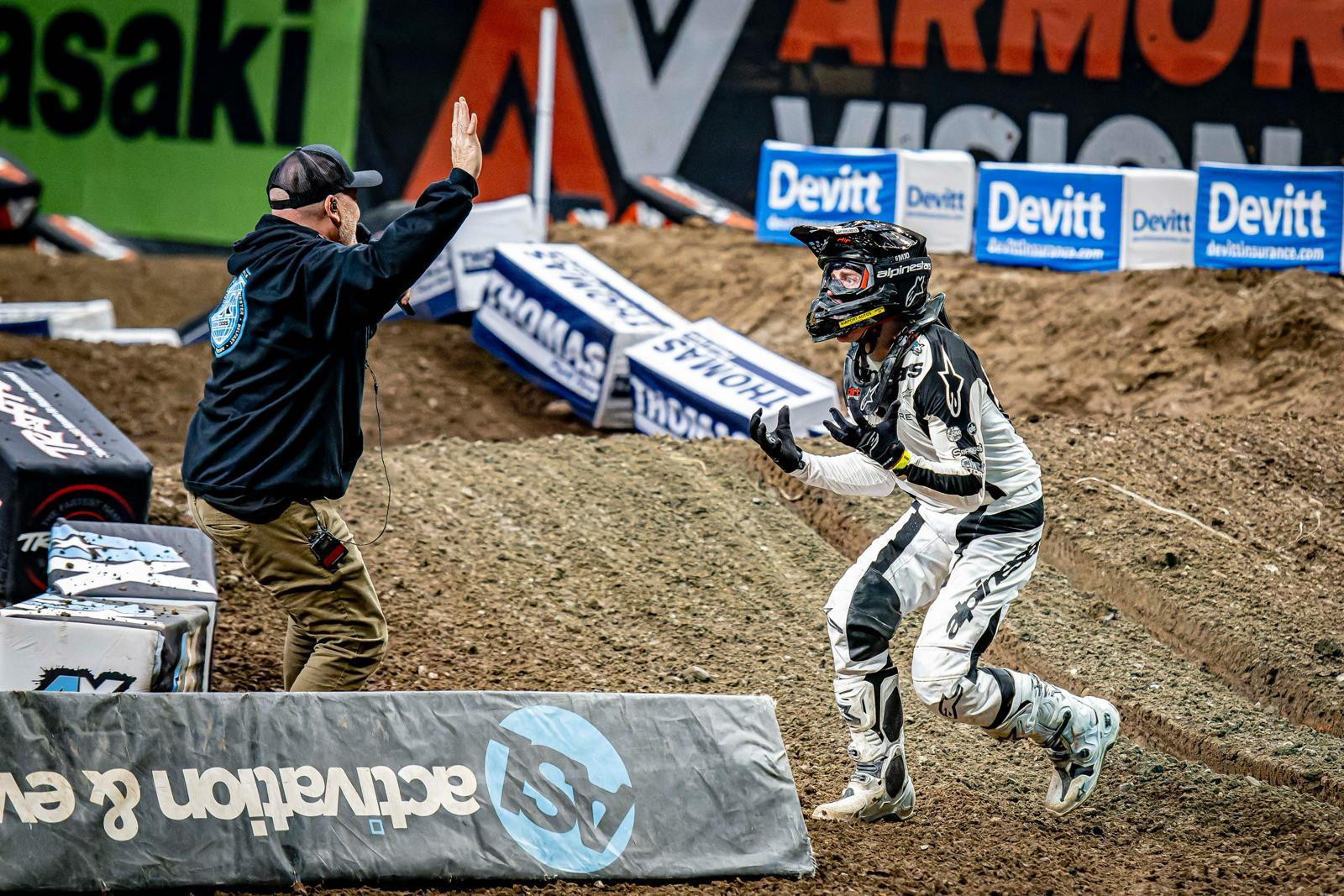 Brunell celebrating his win.