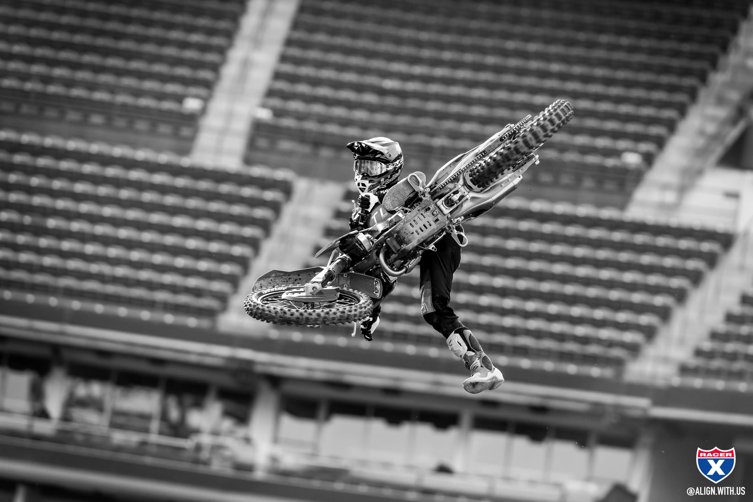 Photo Gallery From The 2024 Anaheim 1 Supercross Racer X   280722 2024anaheimonealignmediaxracerx059 