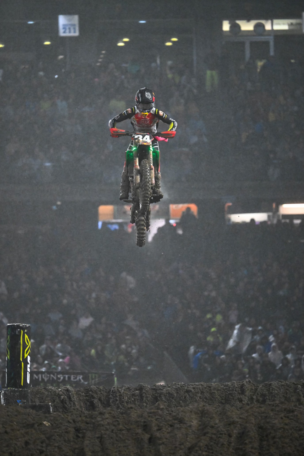 Ryder DiFrancesco sending it out front in his heat race!