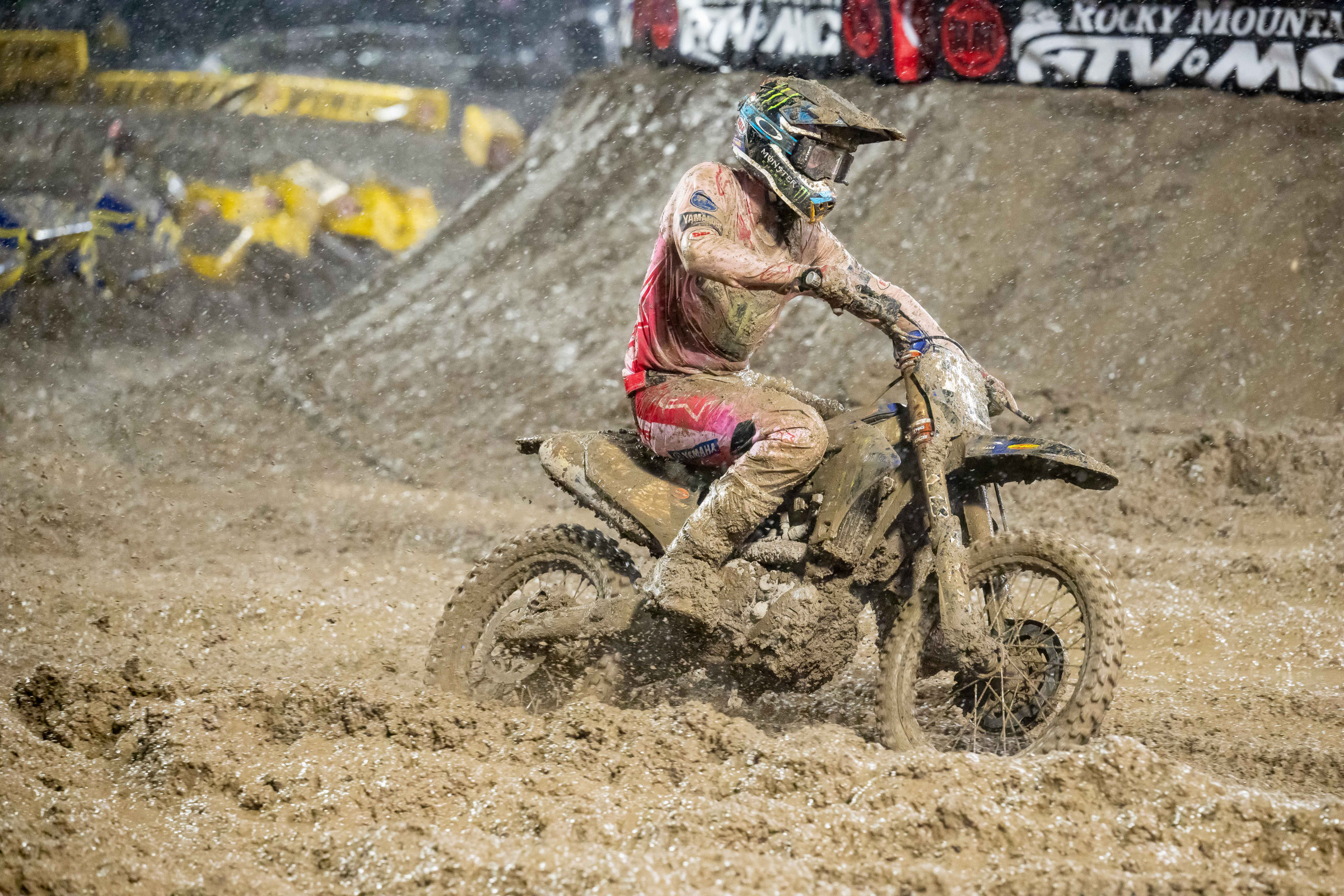 Tomac sloshing to the podium.