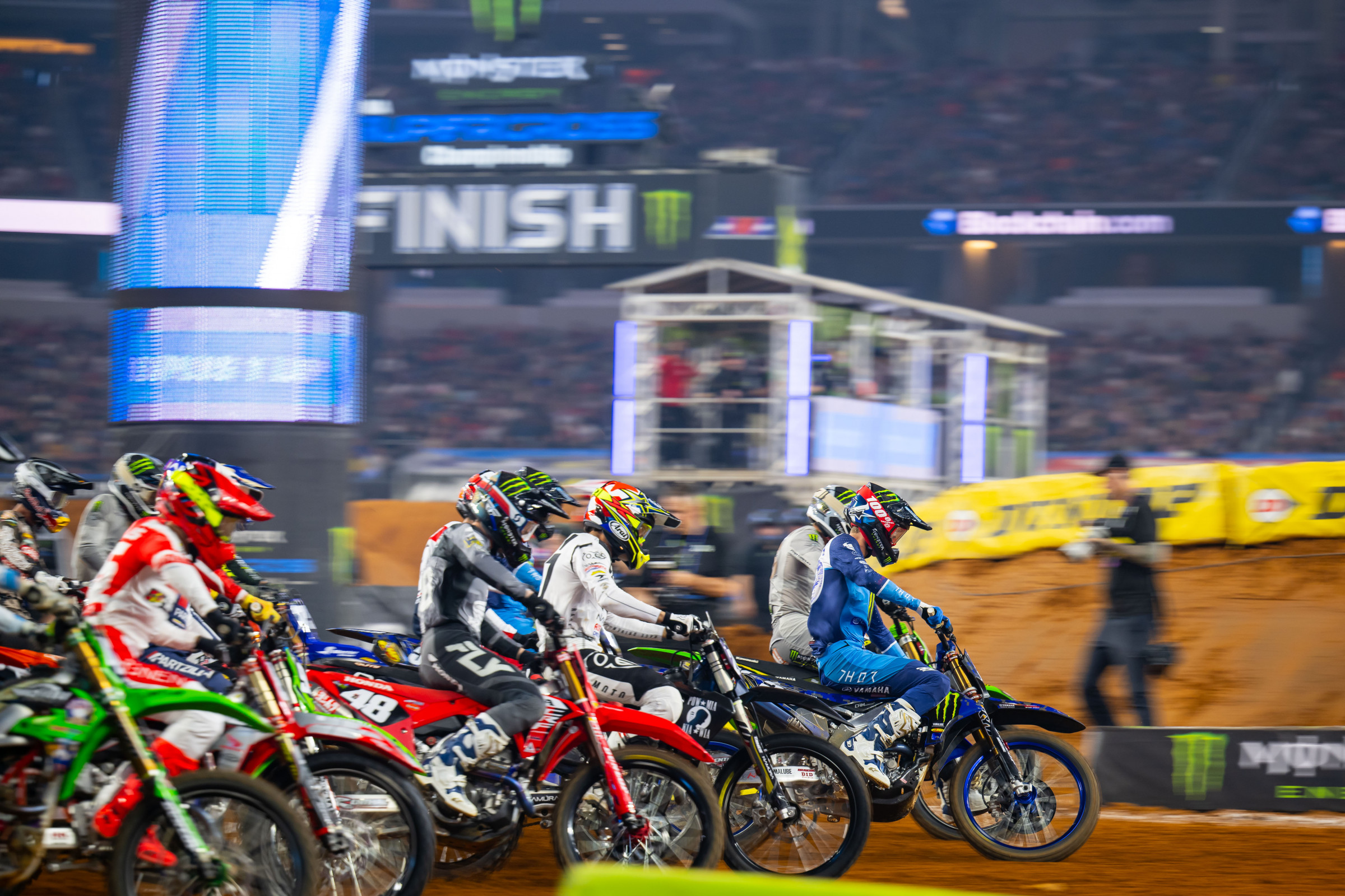 Watch 2024 Arlington Supercross 250SX East & 450SX Video Highlights