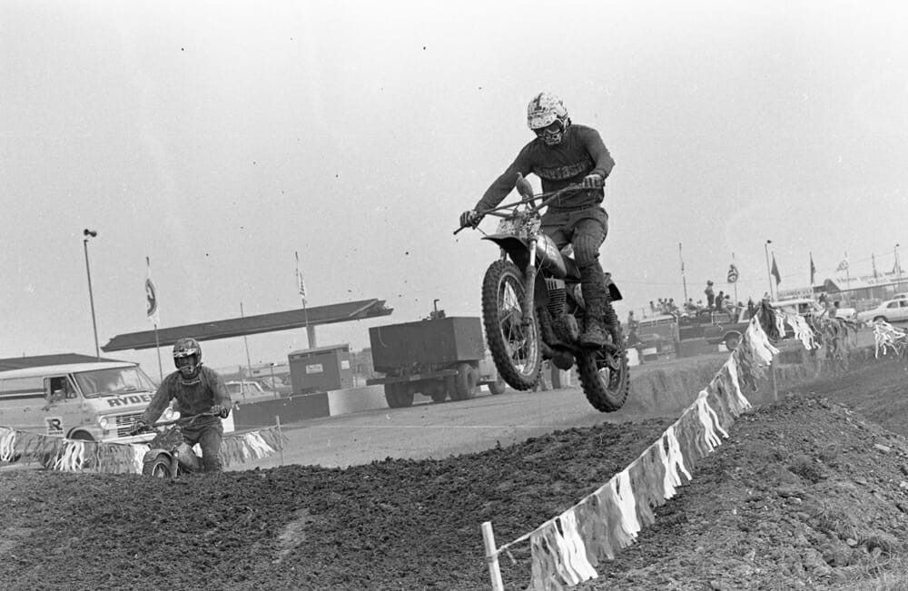 Yes, that's a peace dove on the handlebar of Brad Lackey's Kawasaki.