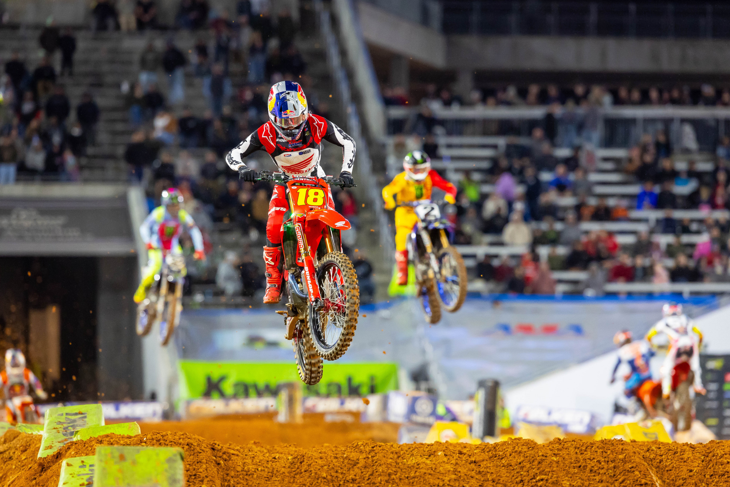 Jett with an early lead is not what the competition wants to see. But they also don't like seeing Webb behind them!