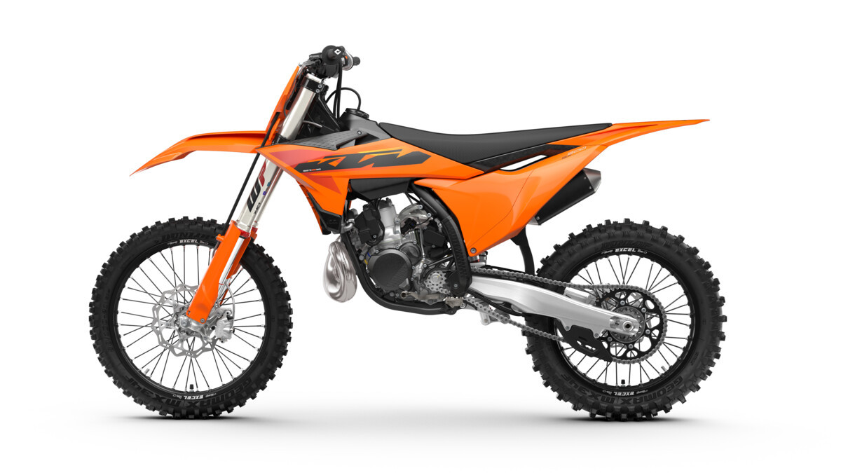 579794_MY25-KTM-300 SX-90-left_Studio_03_STUDIO