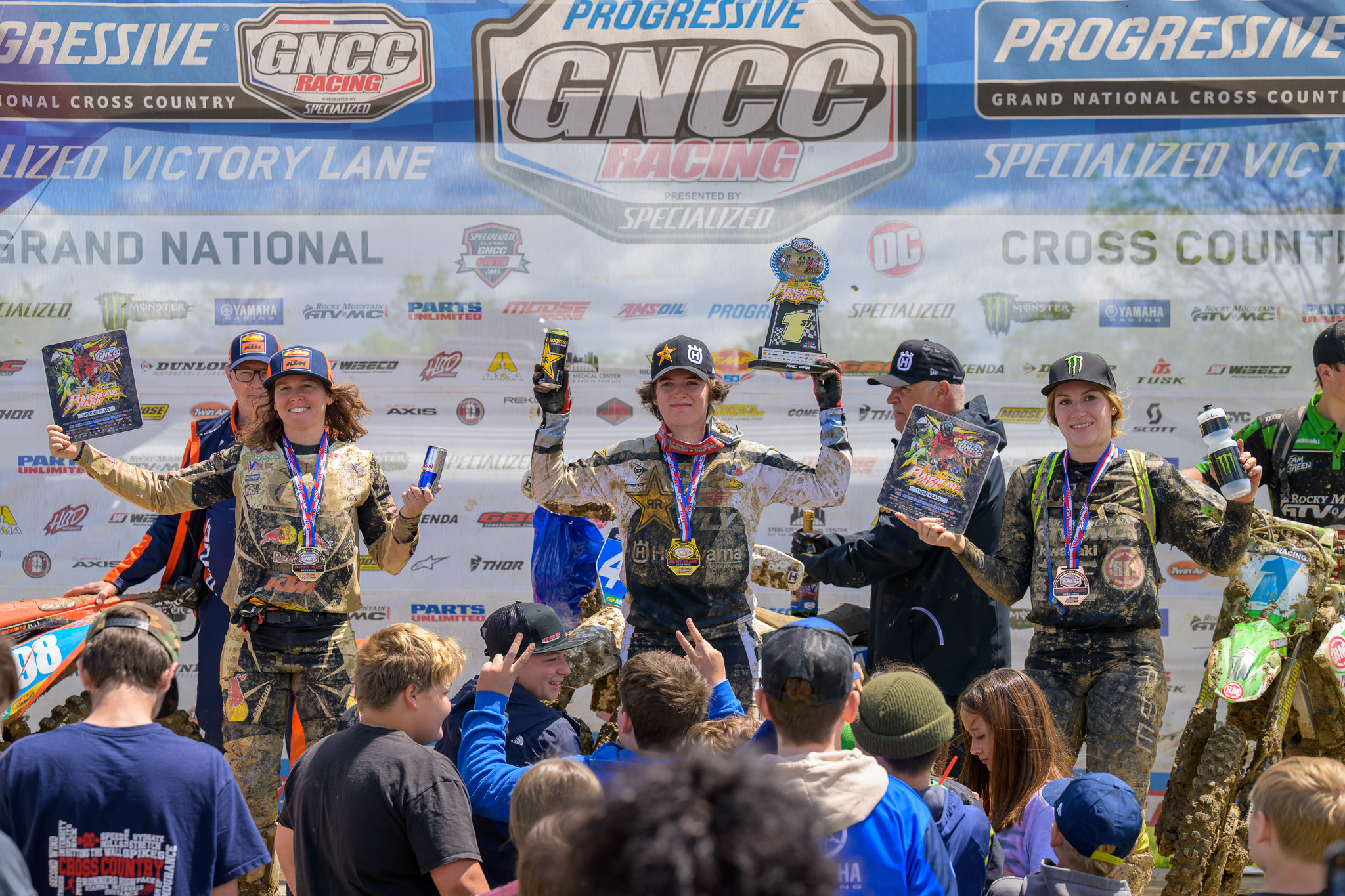 Korie Steede in the center of the WXC podium, with Brandy Richards (left) and Rachel Archer (right).