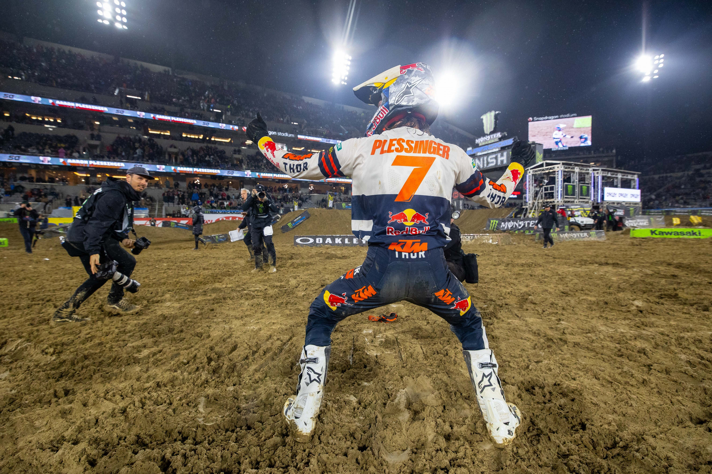 After winning in San Francisco, Aaron Plessinger brought back his celebratory dance from his 250SX days. 