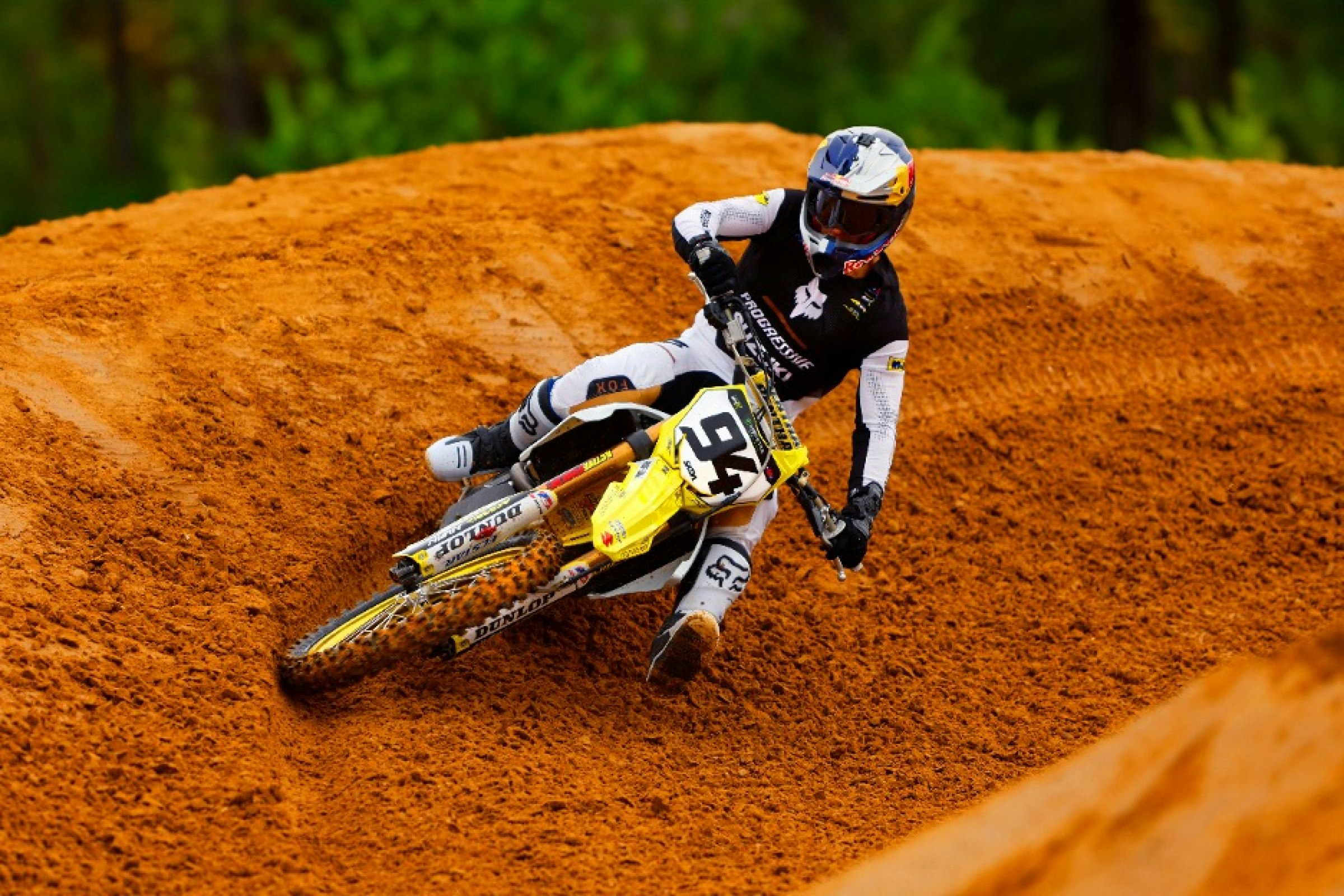 Suzuki Names 2024 Pro Motocross Squads