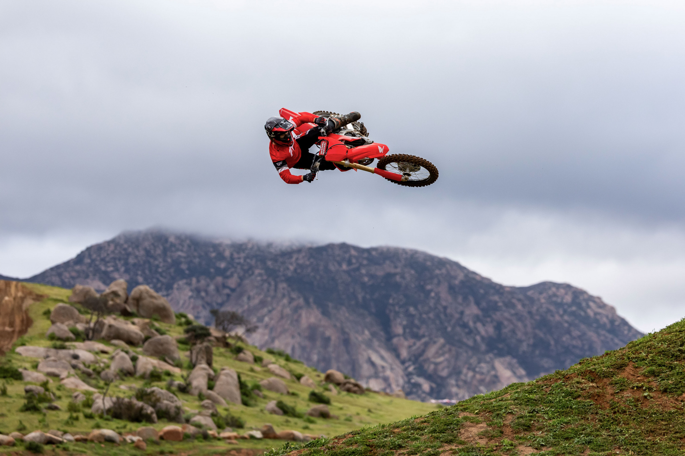 25 Honda CRF450R_action_15