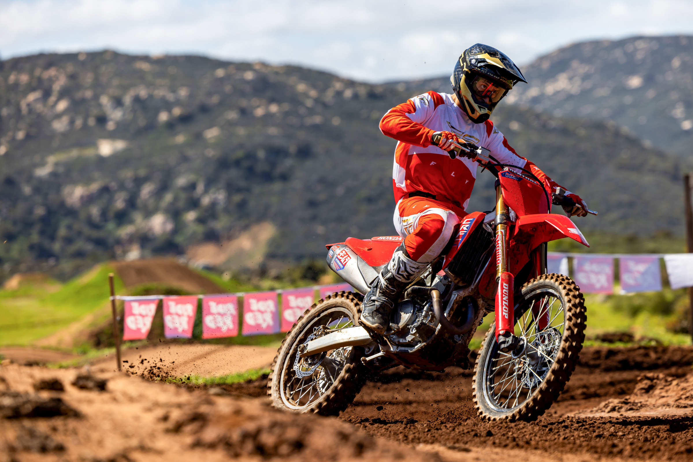 25 Honda CRF250RWE_action_17