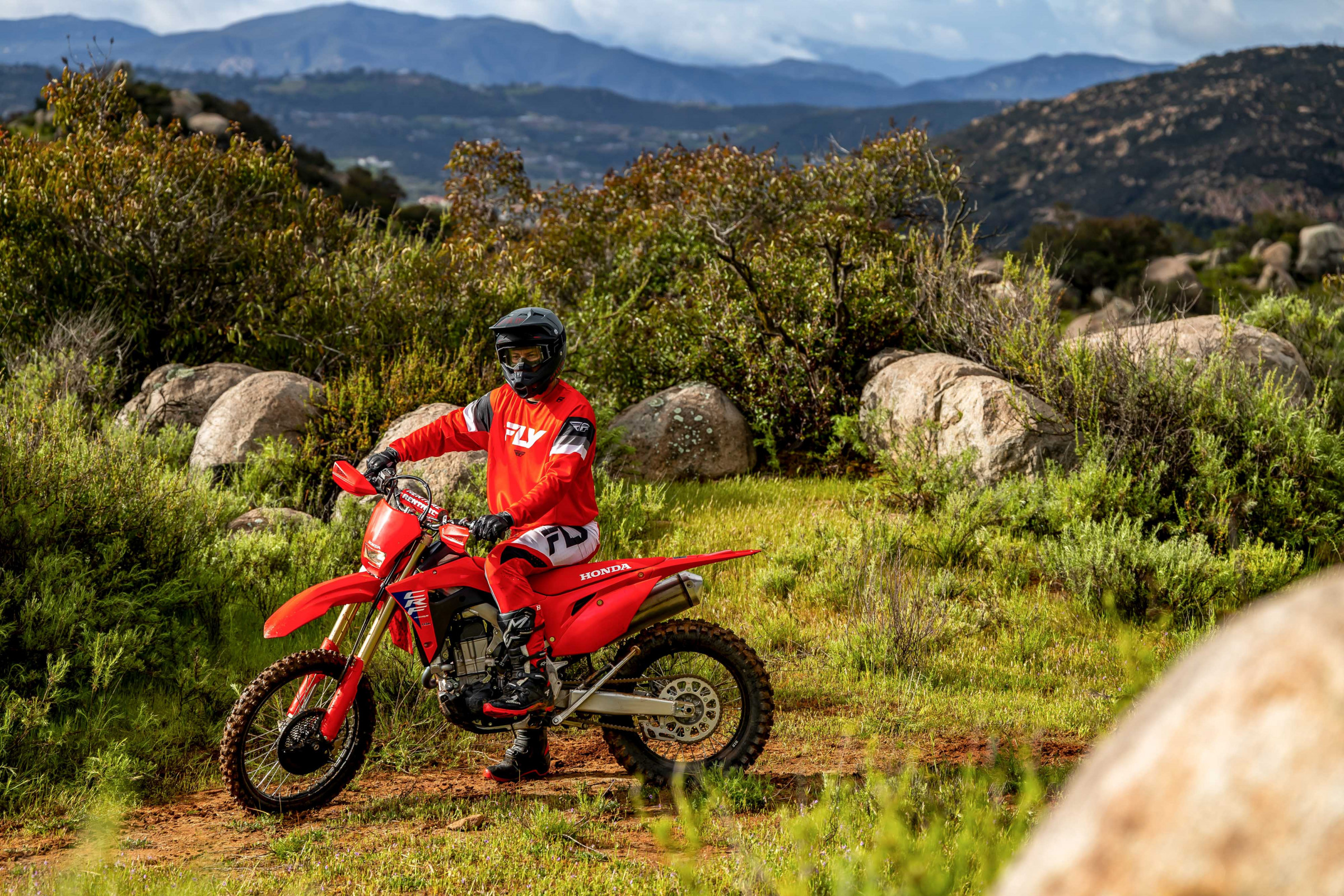 25 Honda CRF450X_lifestyle_7