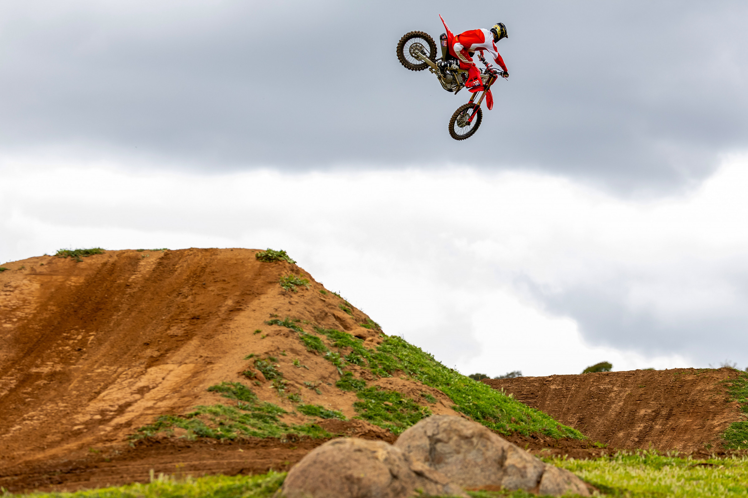 25 Honda CRF250RWE_action_10