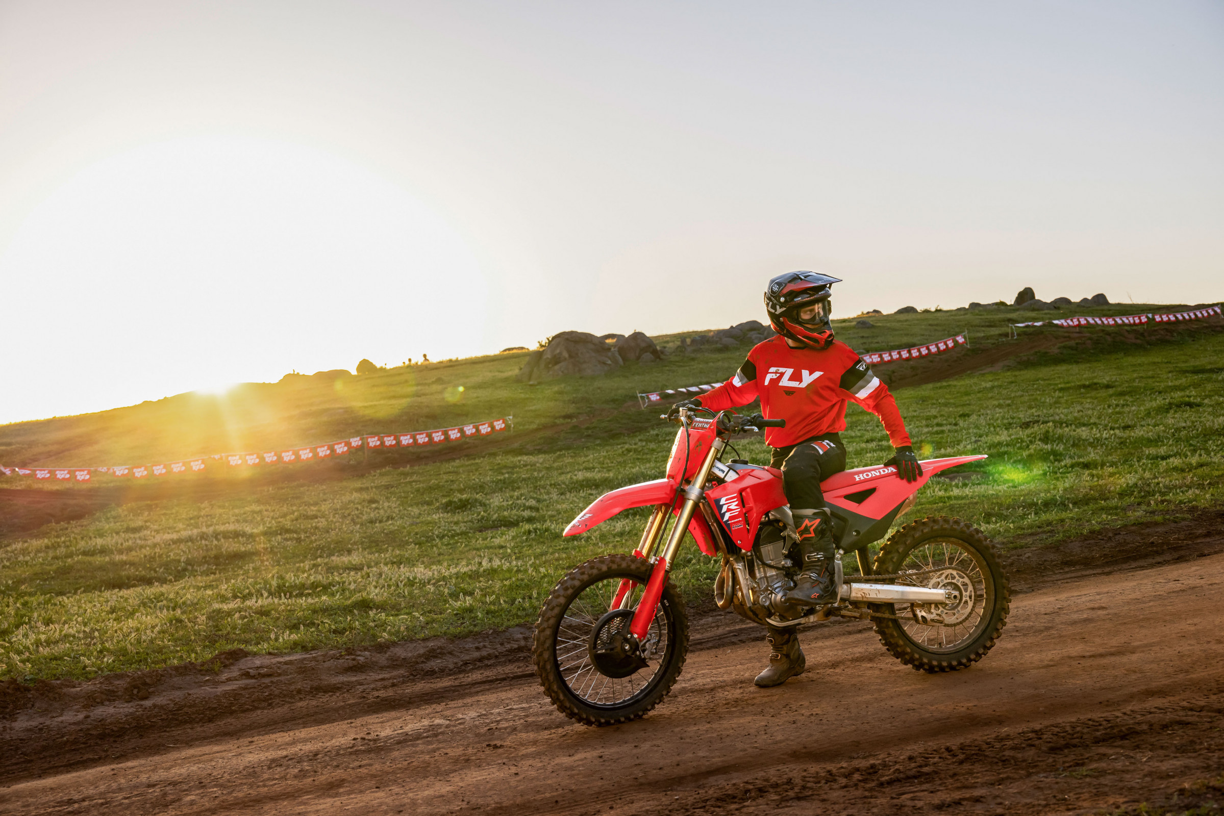 25 Honda CRF450R_lifestyle_1