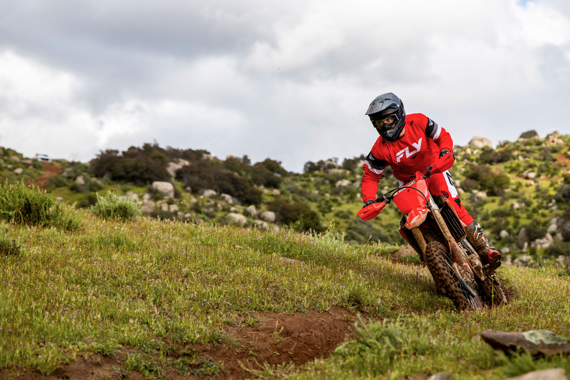 25 Honda CRF450RX_action_12