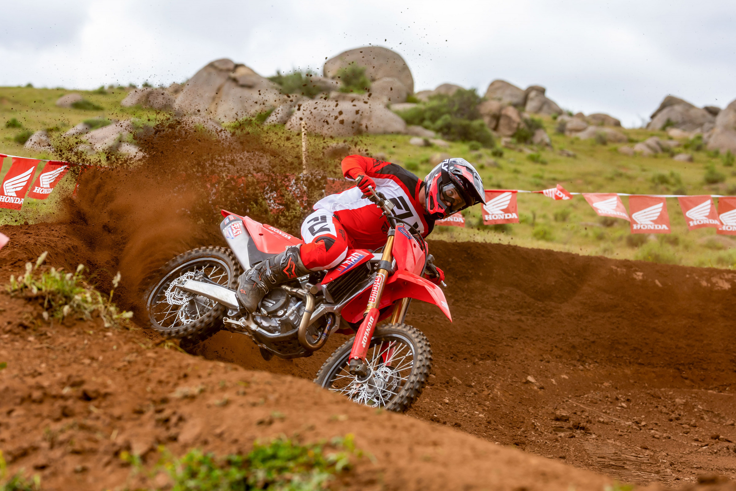 25 Honda CRF450RWE_action_5