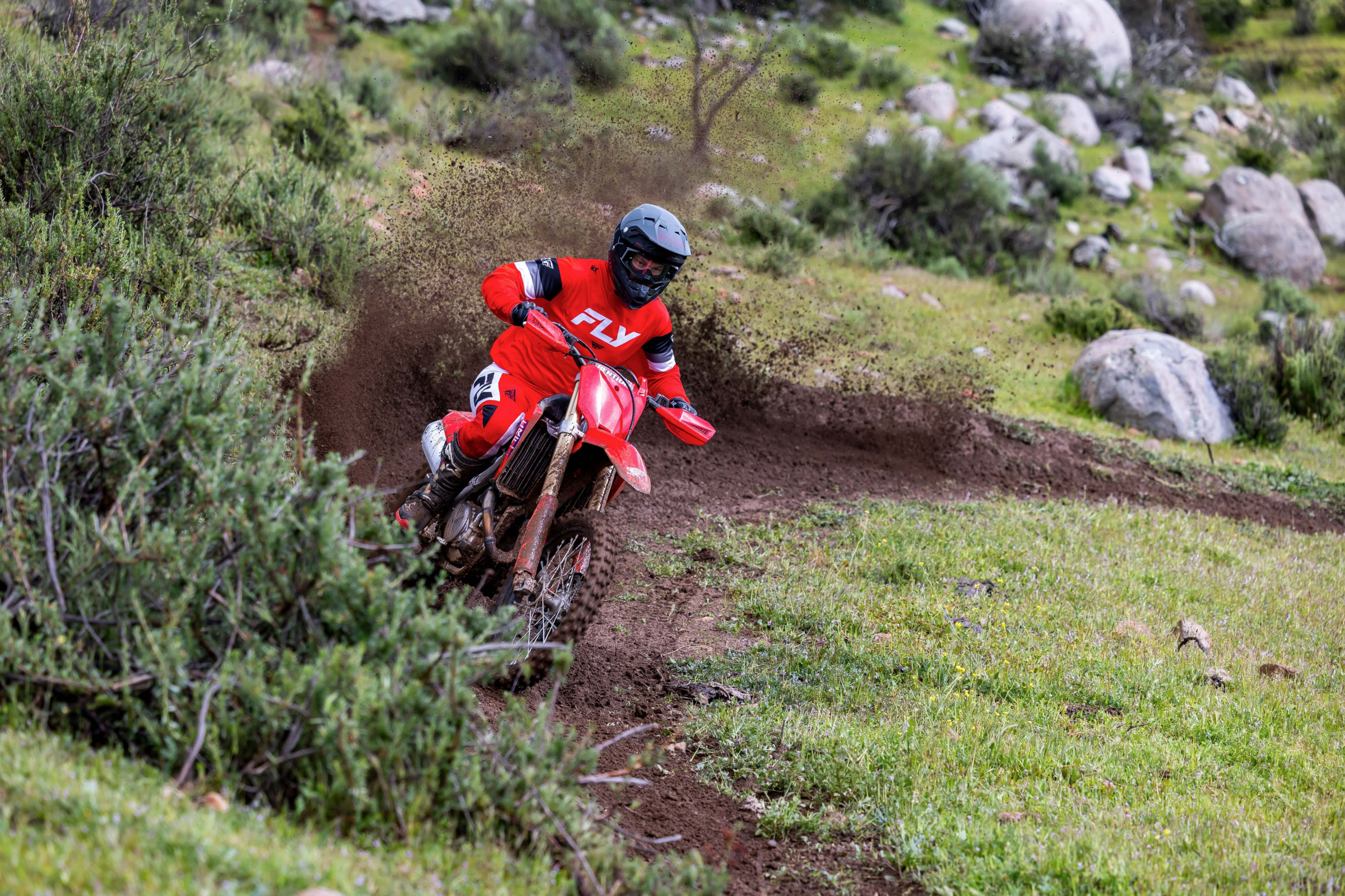 25 Honda CRF450RX_action_4