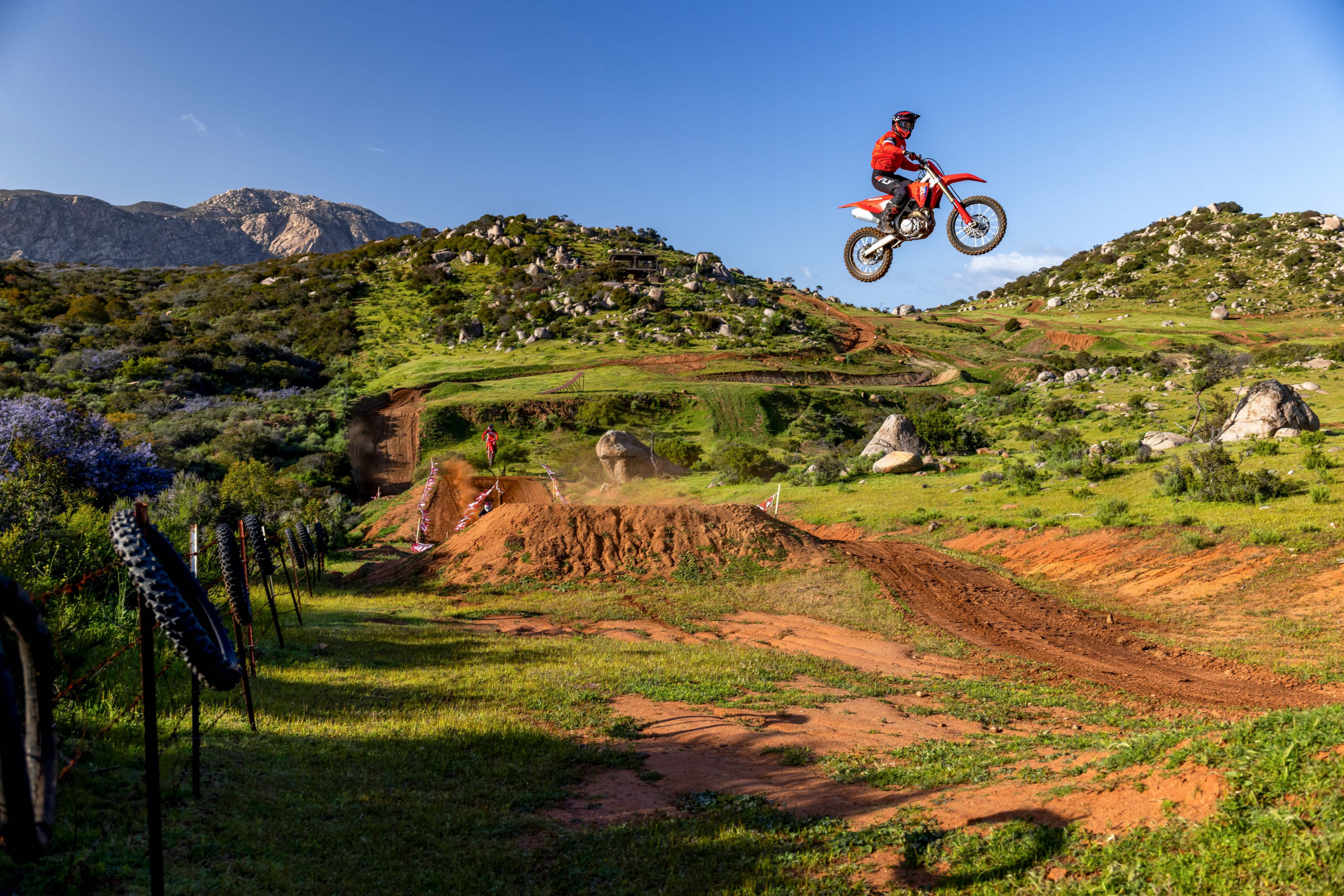 25 Honda CRF450R_action_26