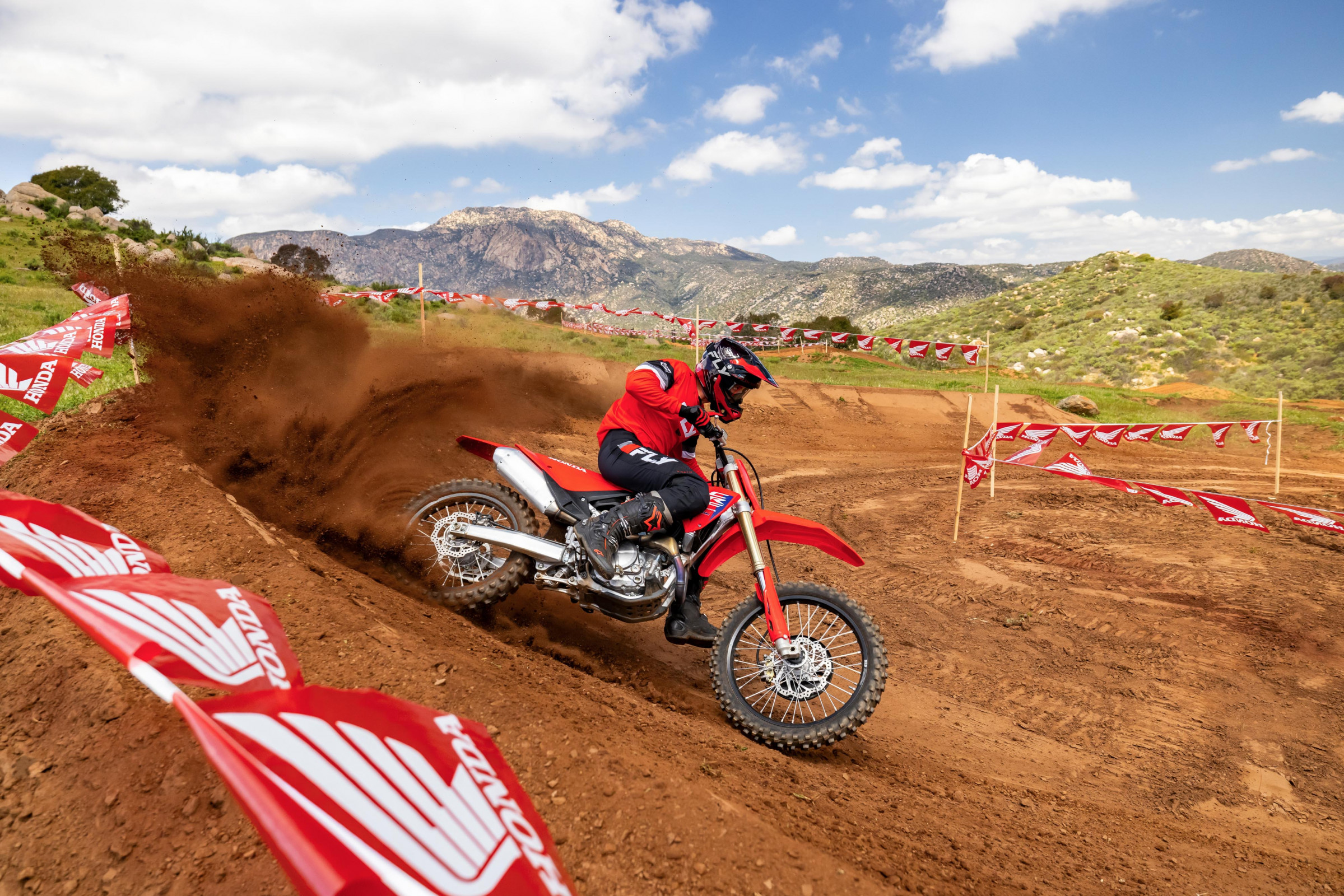 25 Honda CRF450R_action_3