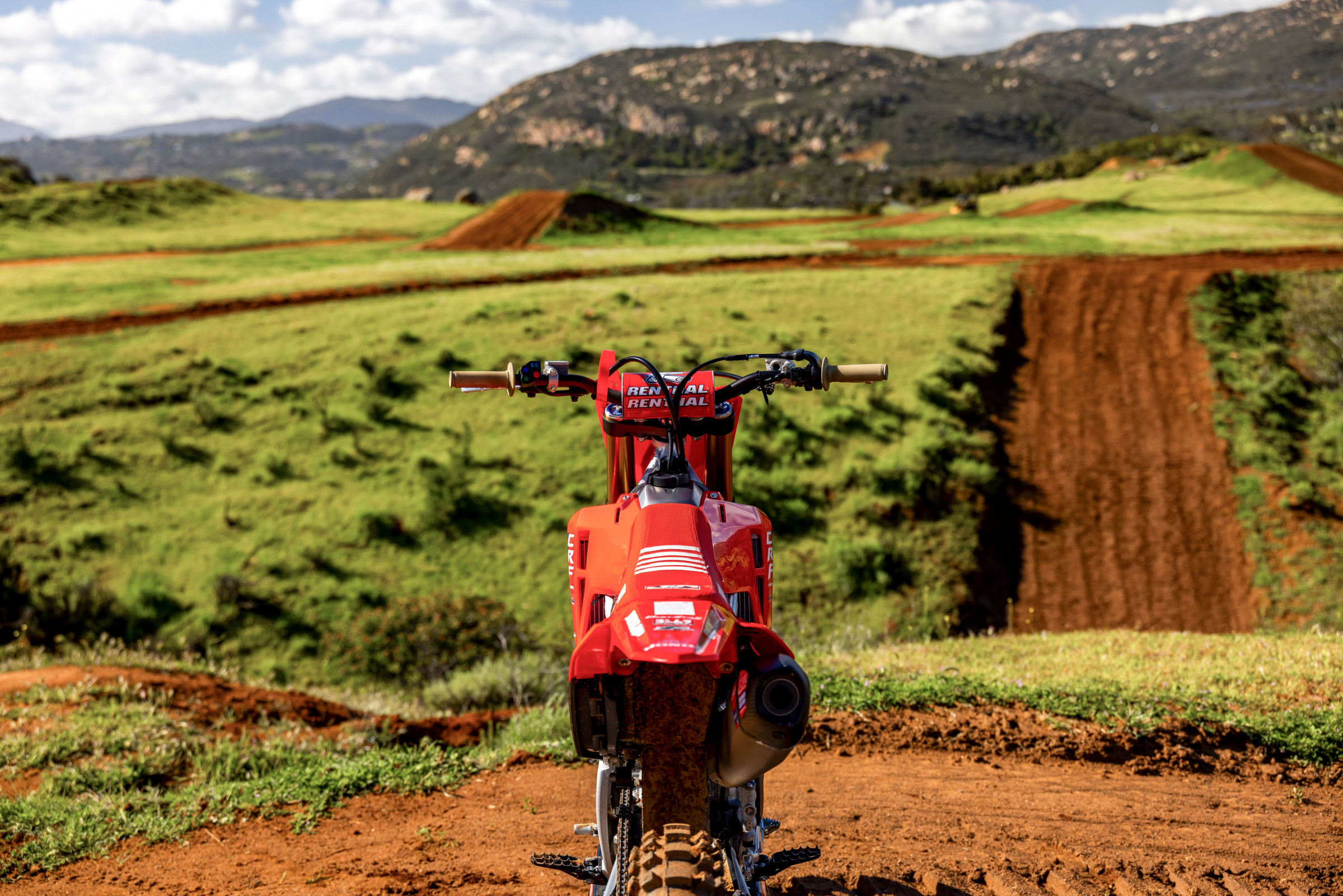 CRF450RWE_MY25_25312_rt