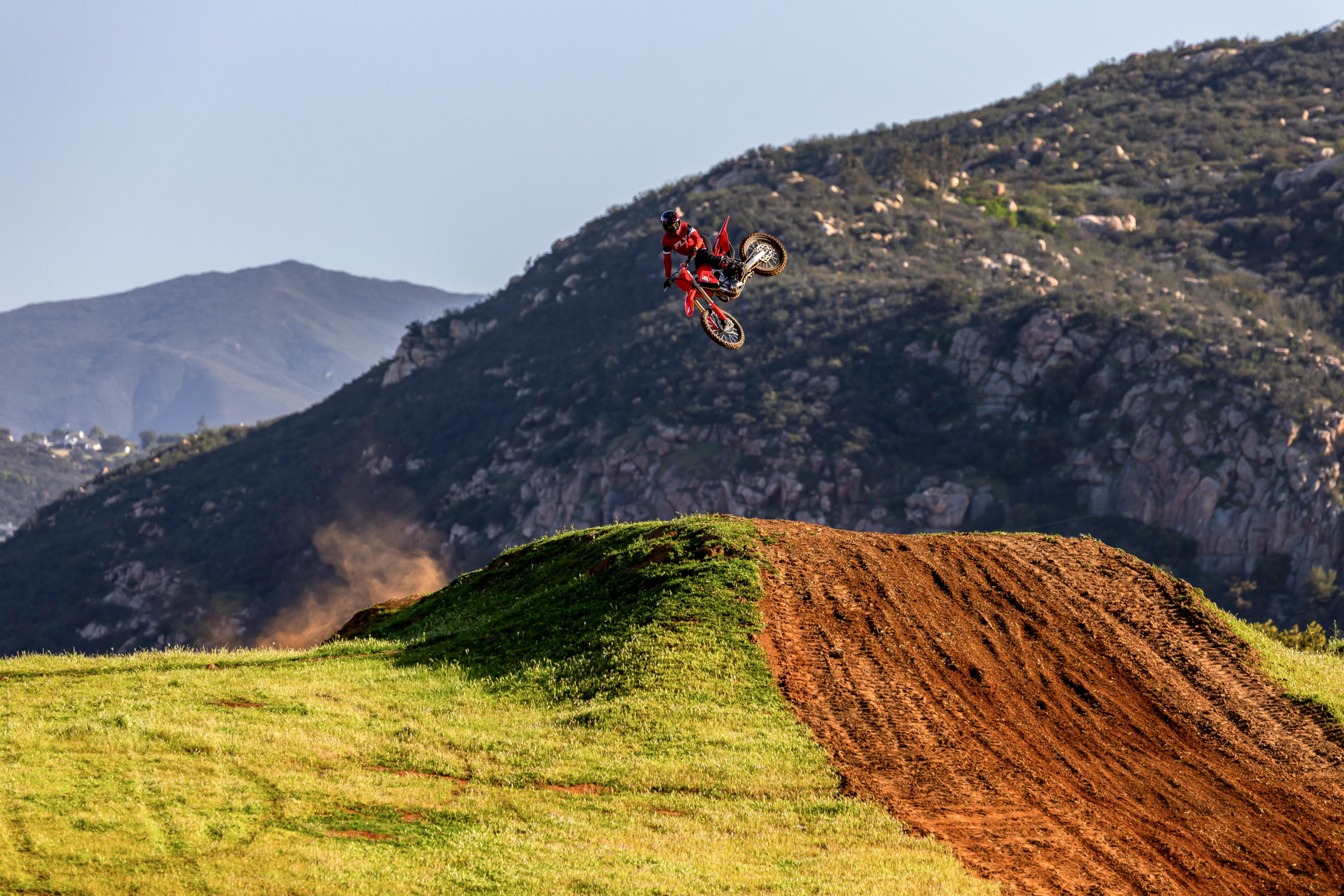 25 Honda CRF450R_action_25