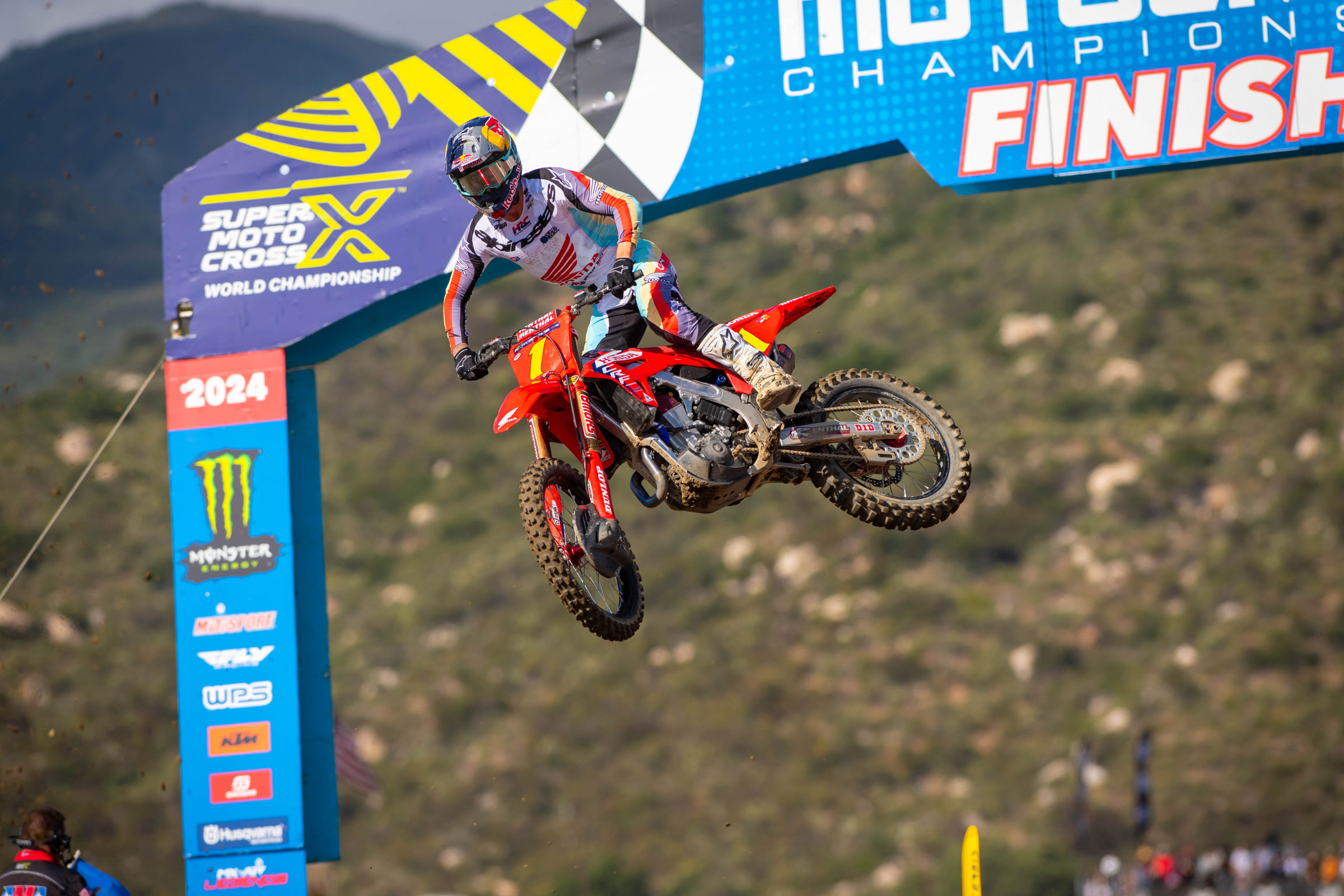 Save of the Day: Wilson and Lawrence Collide