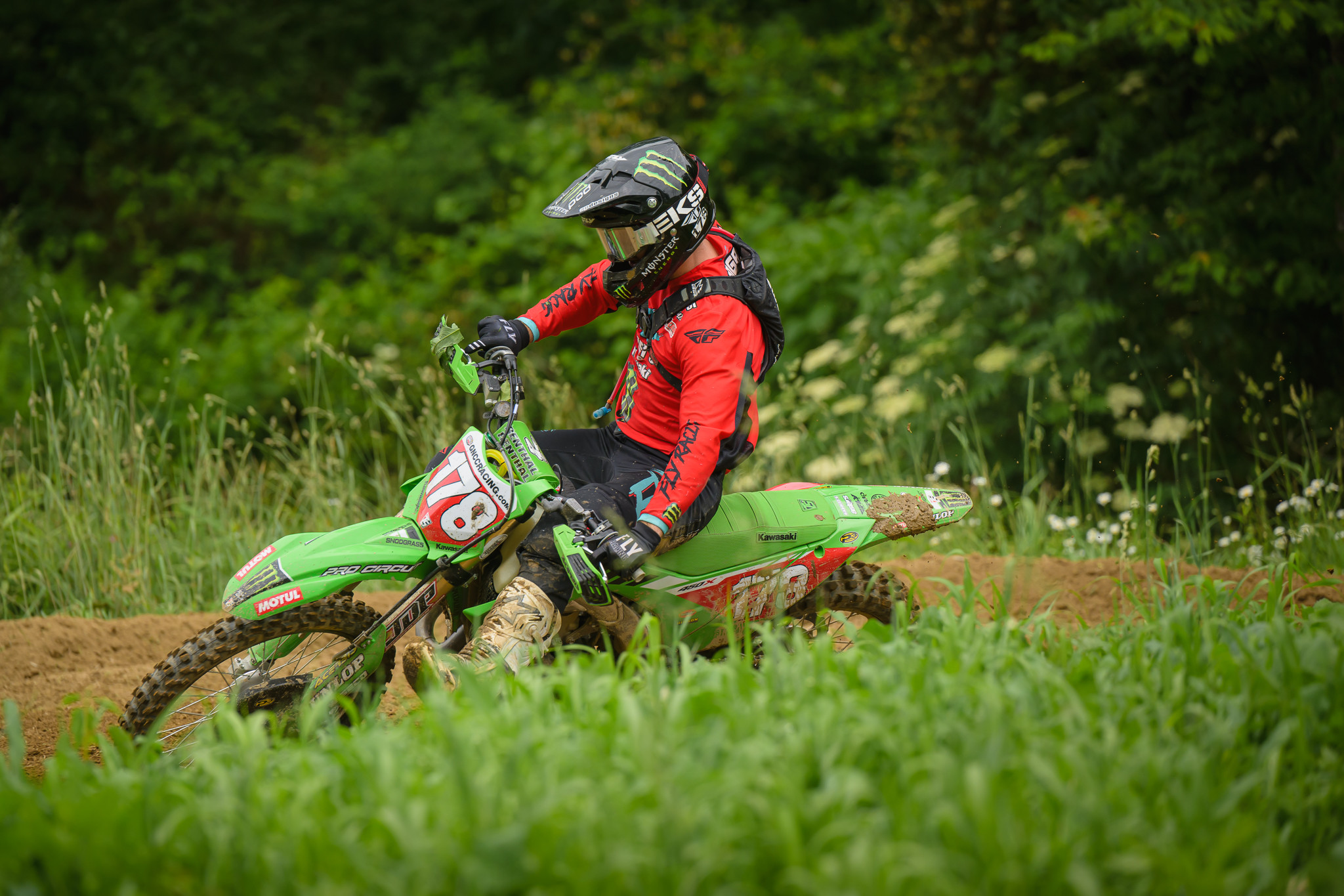 Lyndon Snodgrass was leading the race in the early stages. He would finish eighth overall.