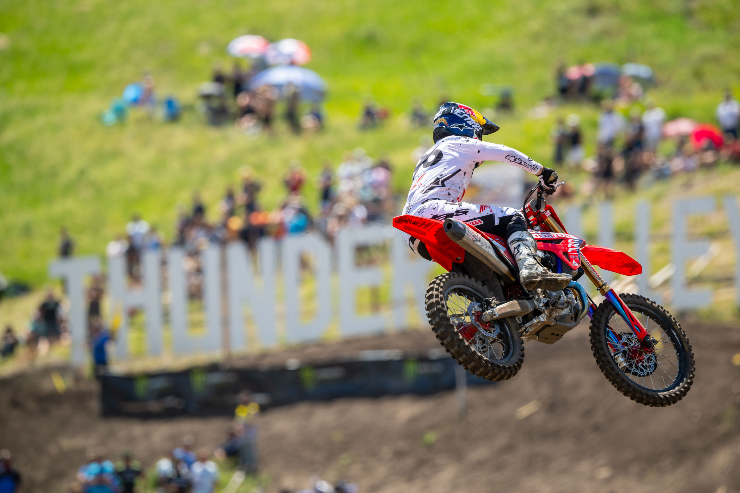 Hunter Lawrence took advantage of an improved bike setup to win a moto at Thunder Valley.