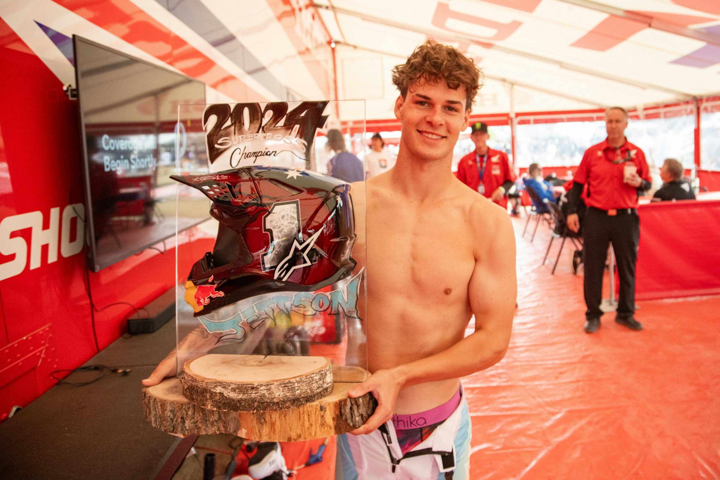 Kordel Caro Creates Unique Trophy for Jett Lawrence’s 450SX Championship