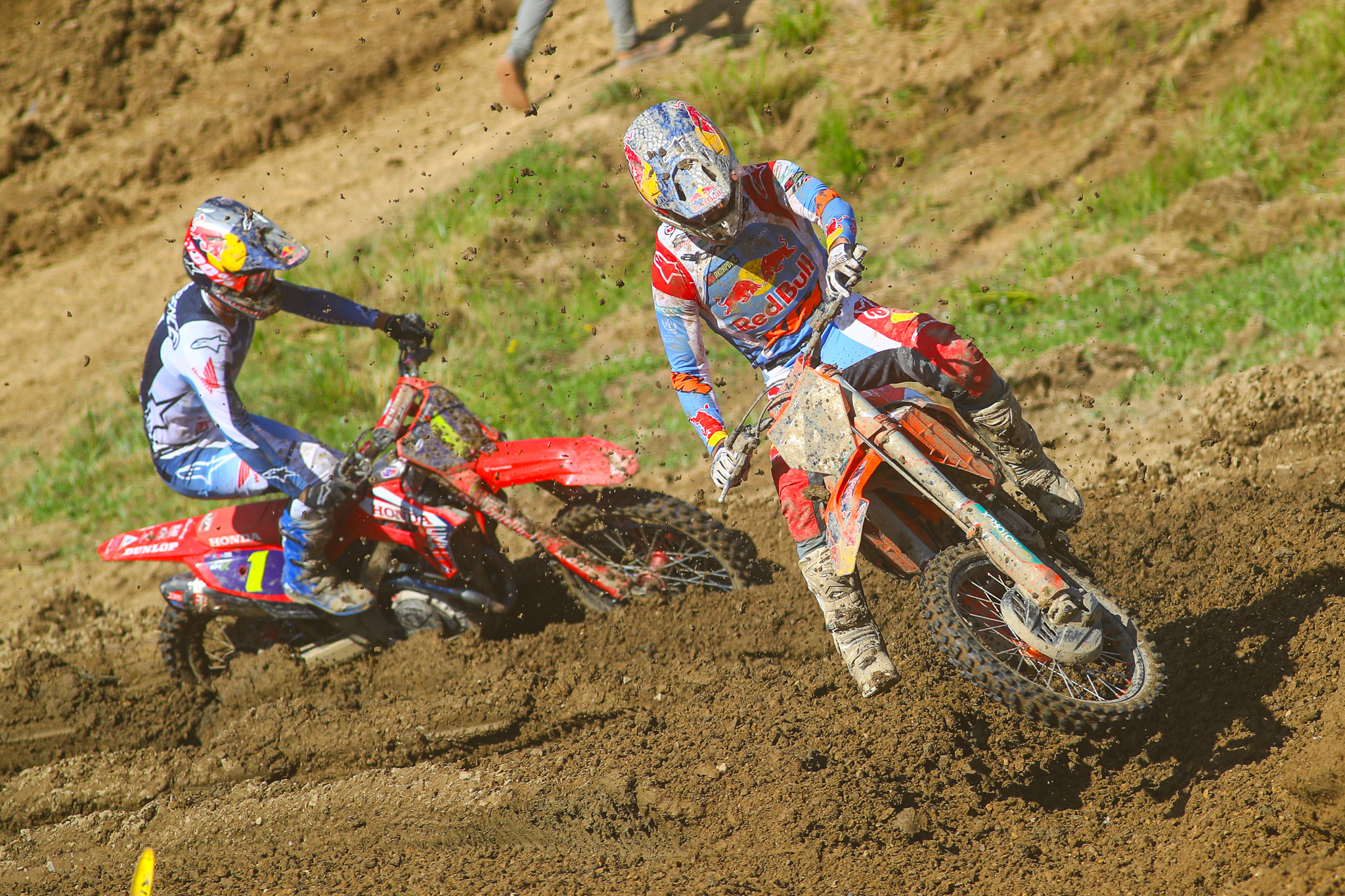 Chase Sexton and Jett Lawrence put on a show for the High Point fans, passing each other back and forth multiple times during the second 450 moto. 