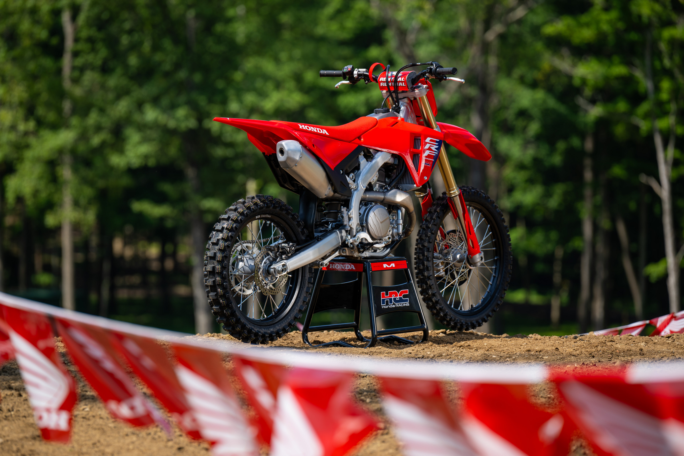 2025_HONDA_CRF450R_MEDIA_INTRO_IRONMAN_RACEWAY_ALIGN_MEDIA_011