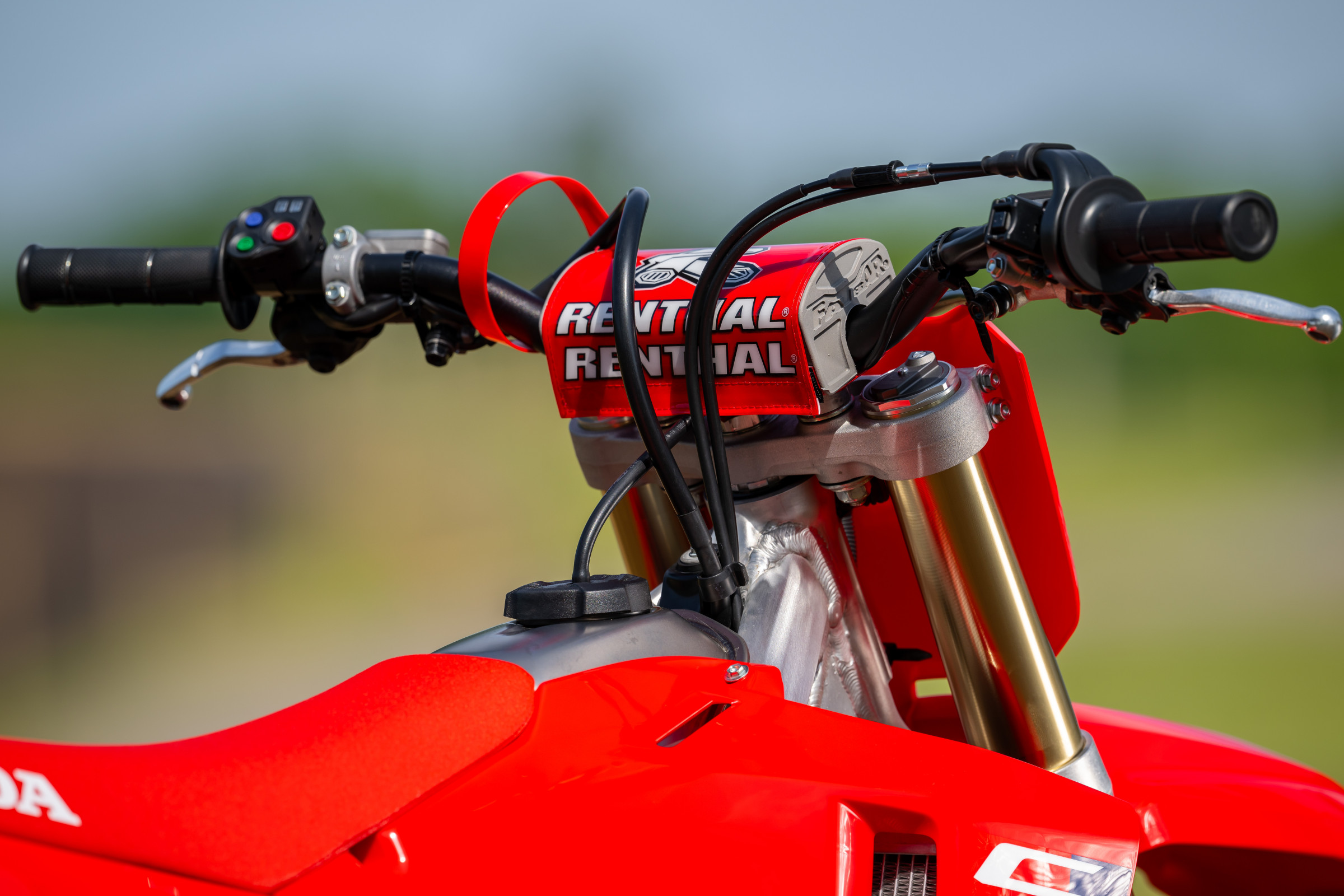 2025_HONDA_CRF450R_MEDIA_INTRO_IRONMAN_RACEWAY_ALIGN_MEDIA_064