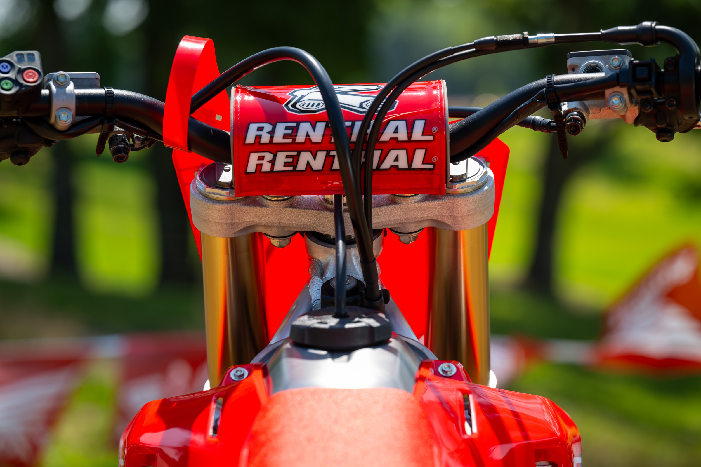 2025_HONDA_CRF450R_MEDIA_INTRO_IRONMAN_RACEWAY_ALIGN_MEDIA_085