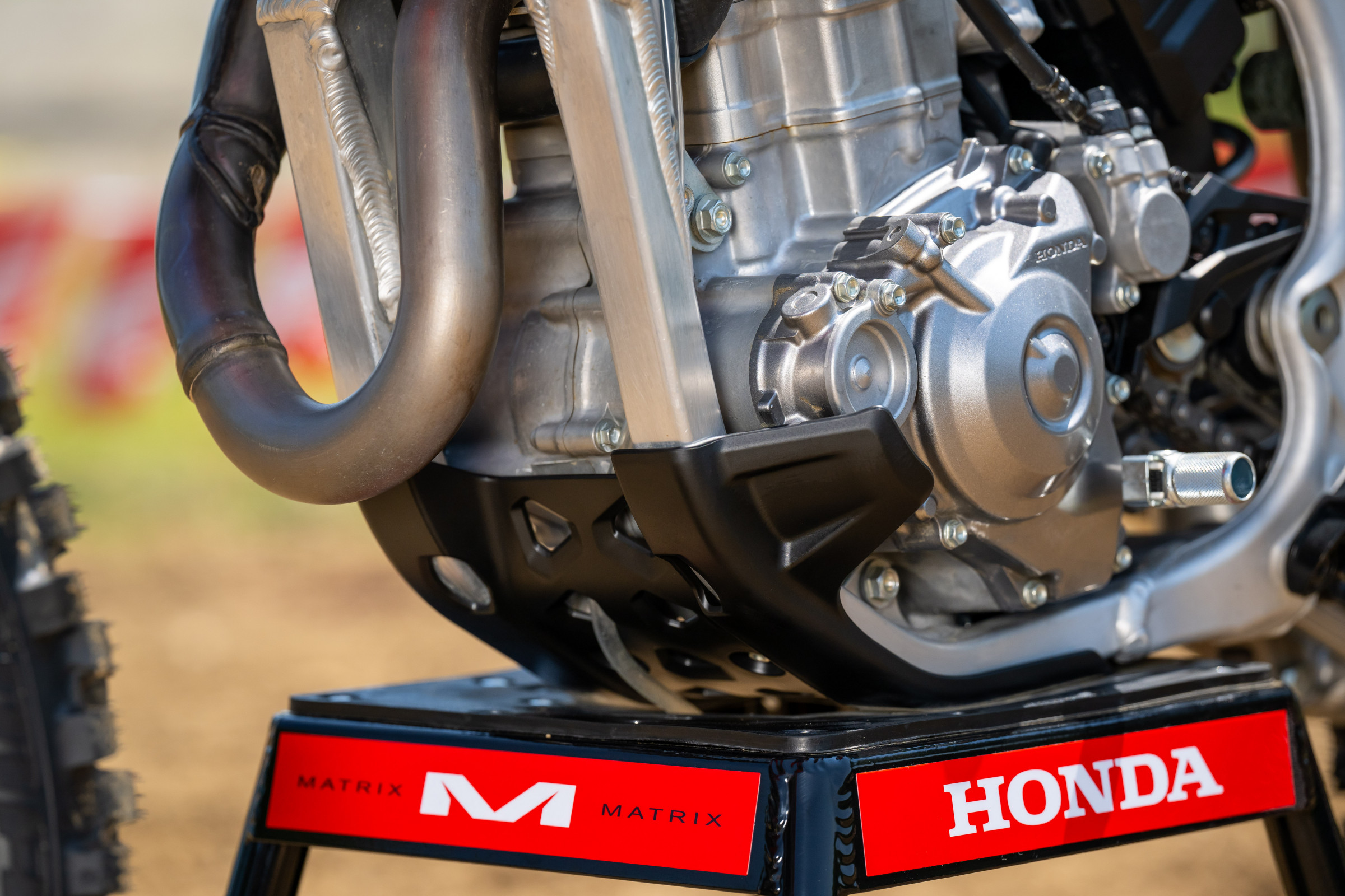 2025_HONDA_CRF450R_MEDIA_INTRO_IRONMAN_RACEWAY_ALIGN_MEDIA_110