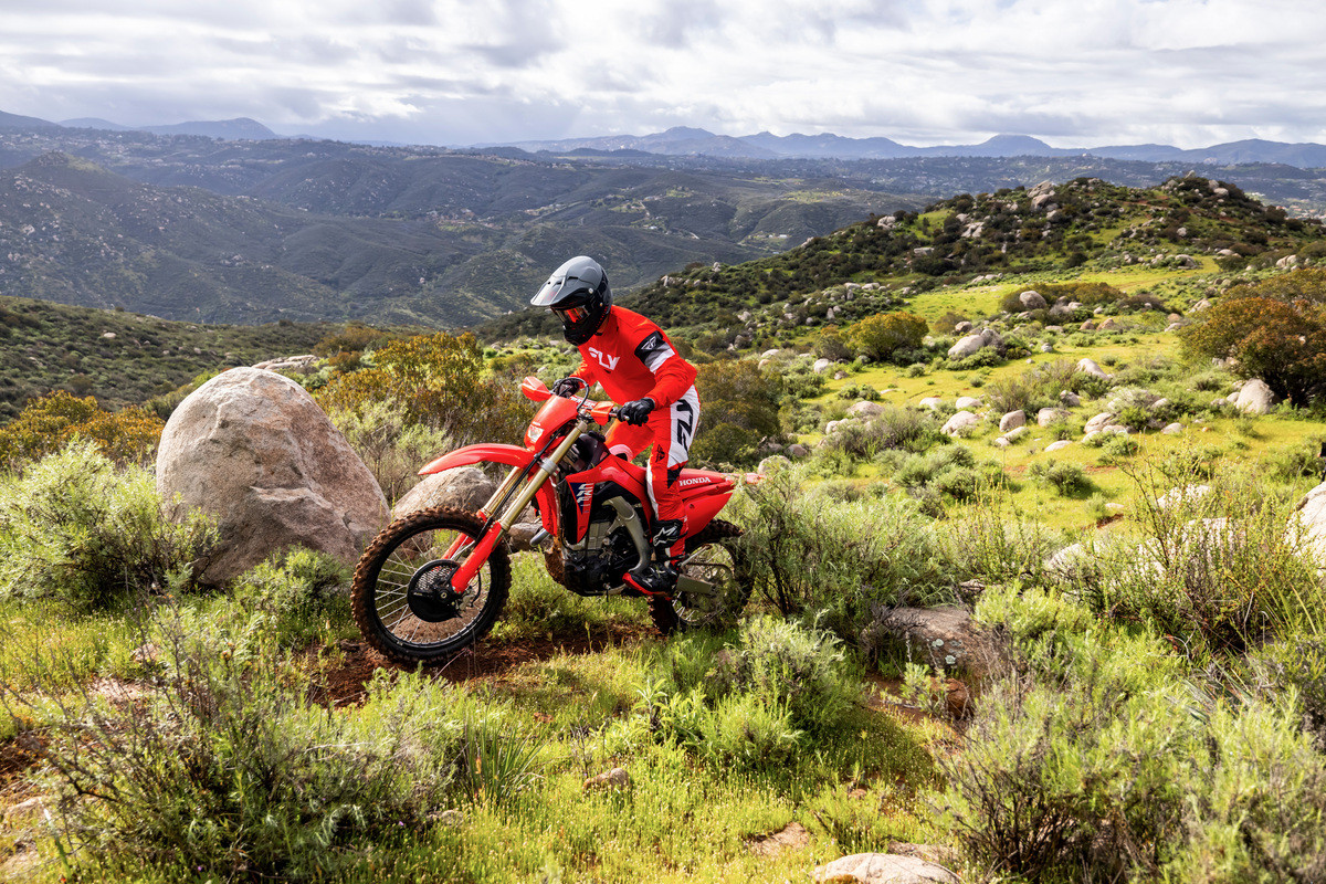 25 Honda CRF450X_action_3