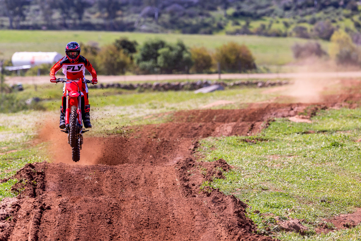 25 Honda CRF450RWE_action_3