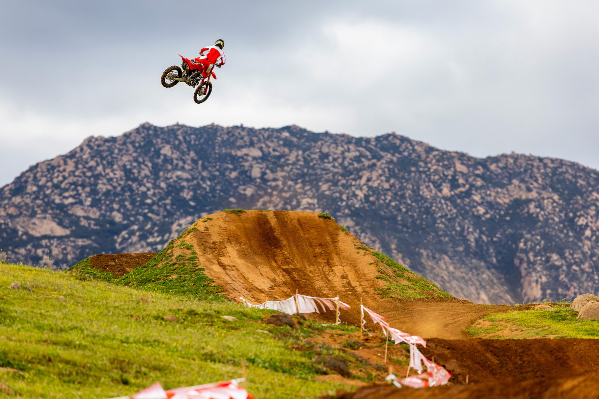 25 Honda CRF250RWE_action_9