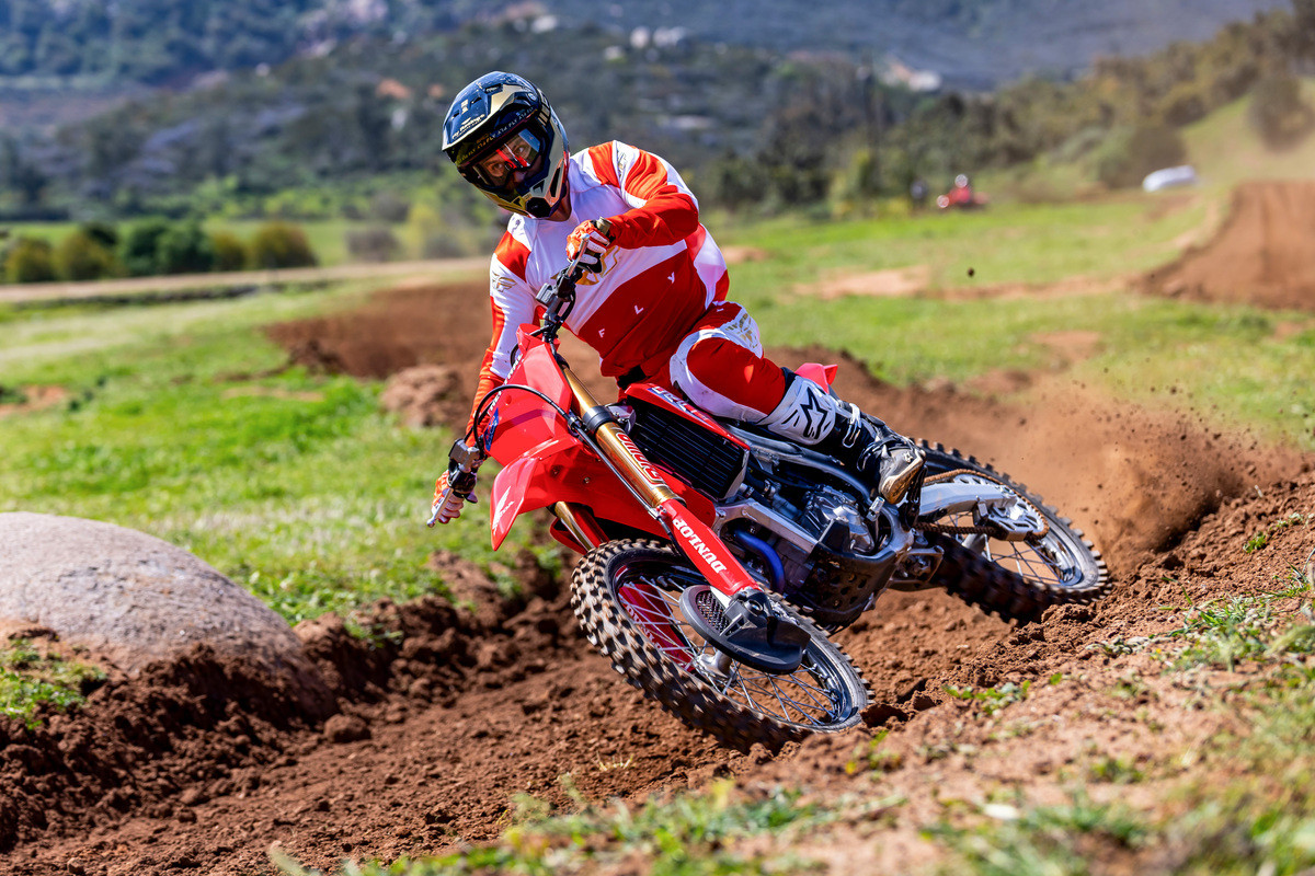25 Honda CRF250RWE_action_3
