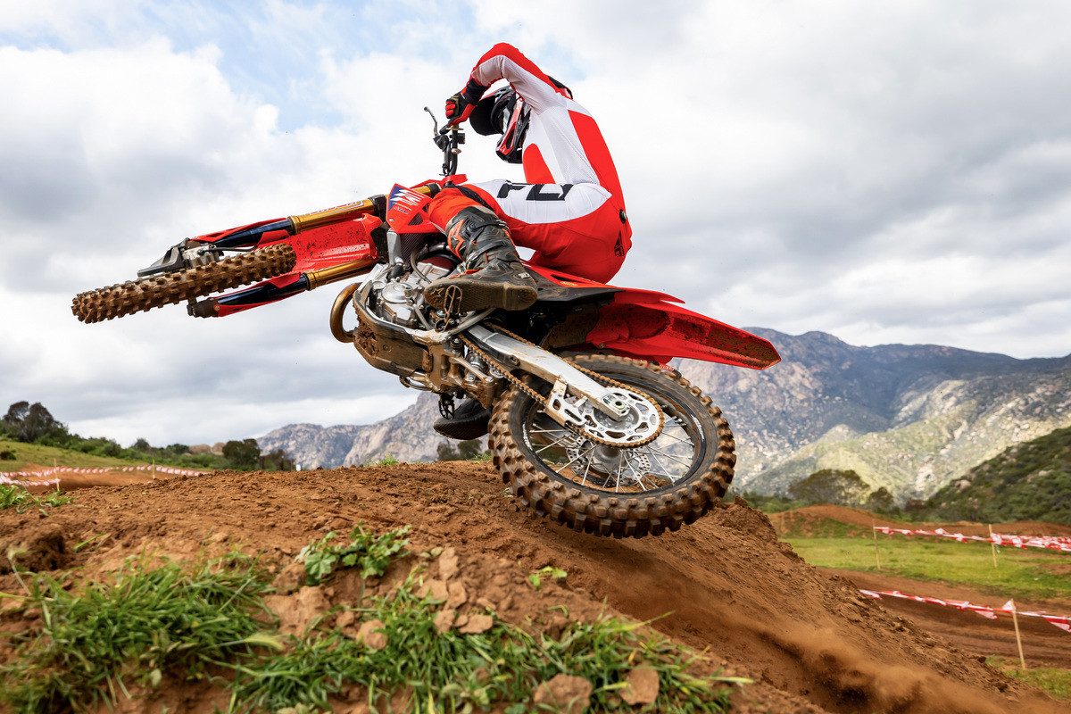25 Honda CRF450RWE_action_1