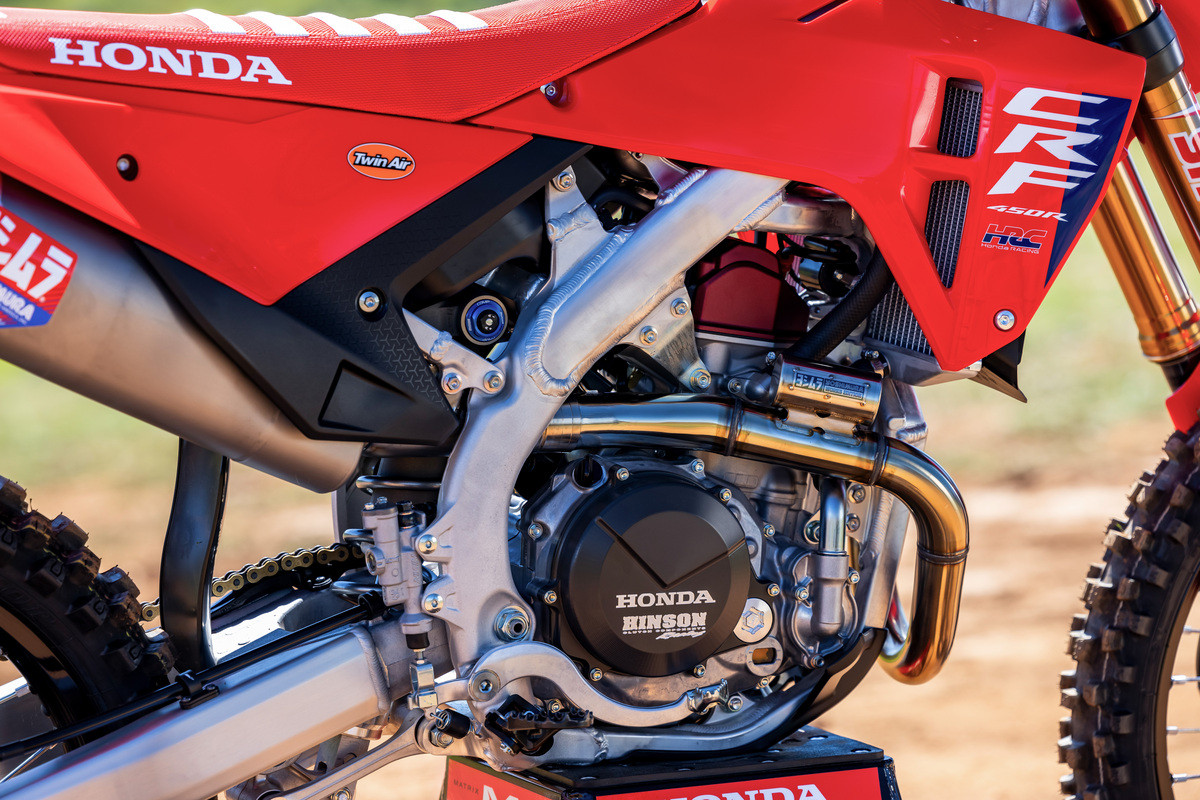CRF450RWE_MY25_00312_rt