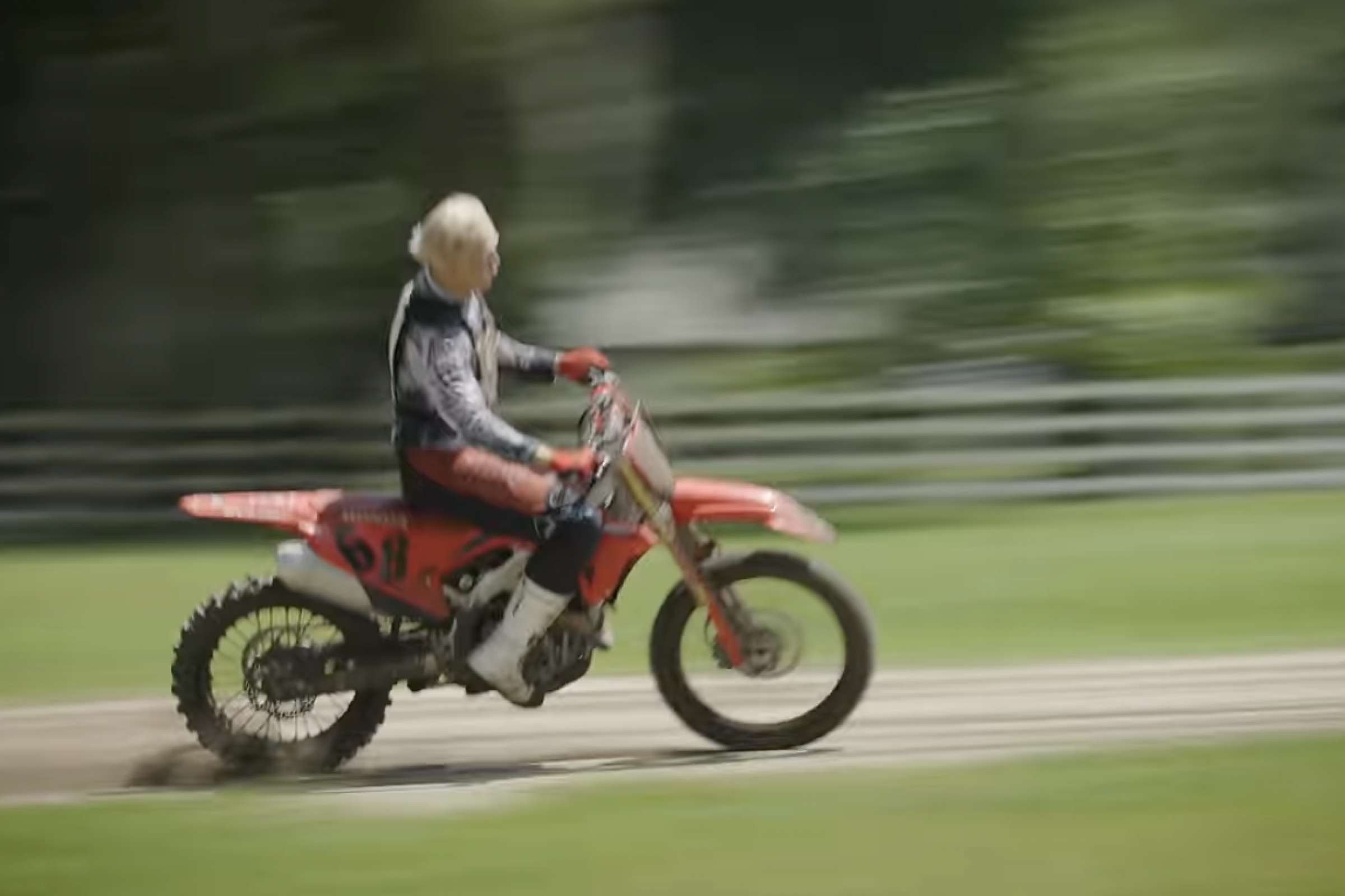 Watch: Dean Wilson Returns as Grandpa Earl, Visits Lawrence Compound in Florida