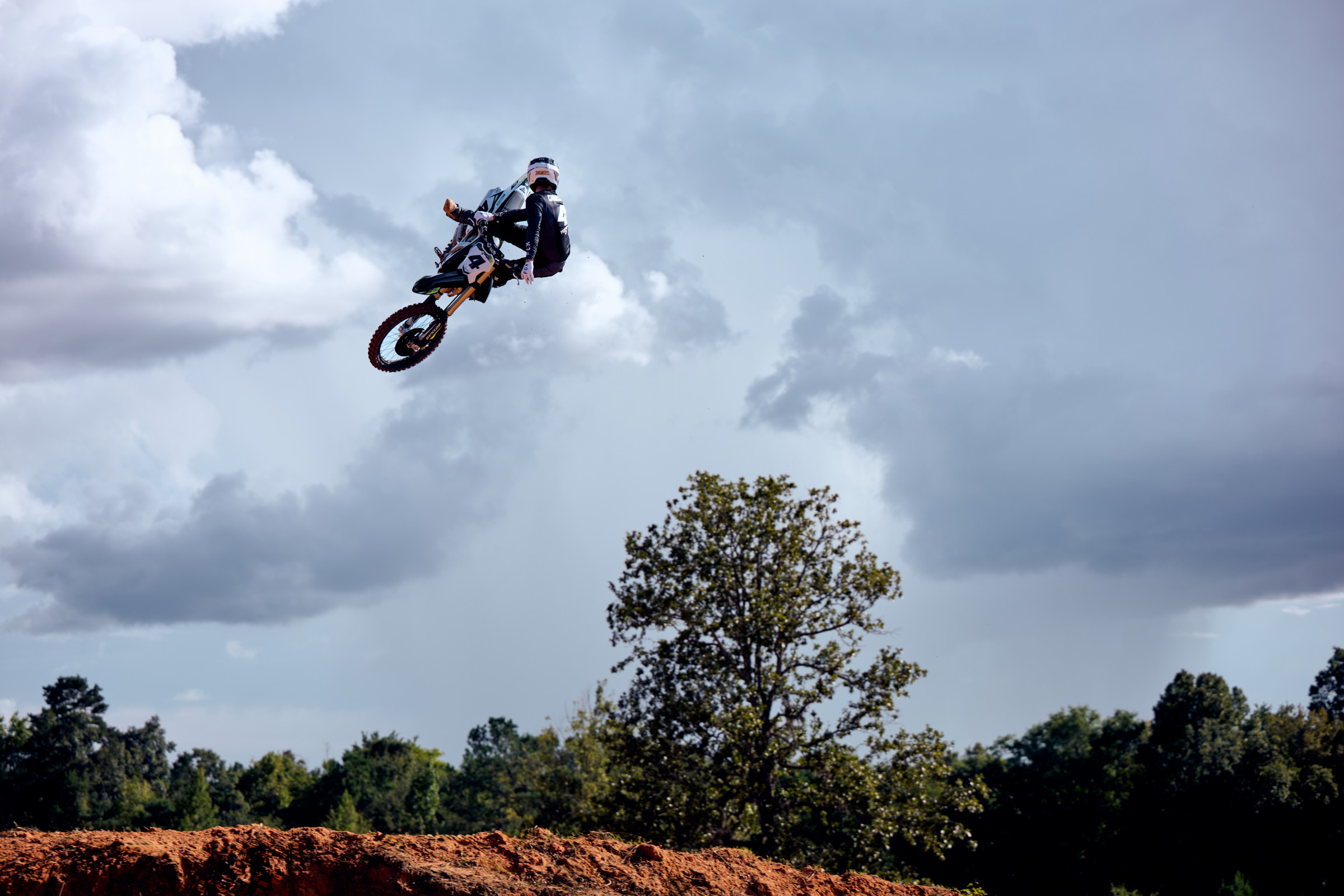 TF450RC_MY25__RSP4255