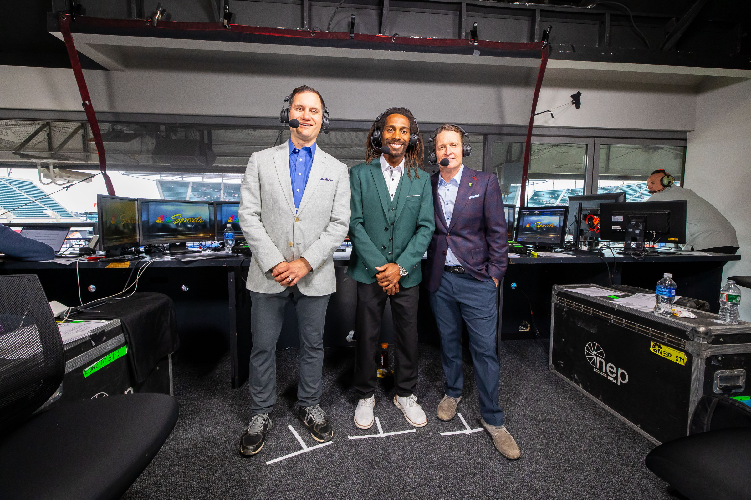 Leigh Diffey (right), Jason Weigandt (left), James Stewart (center), Ricky Carmichael (right) anchor the English broadcast across the entire SMX World Championship Series.