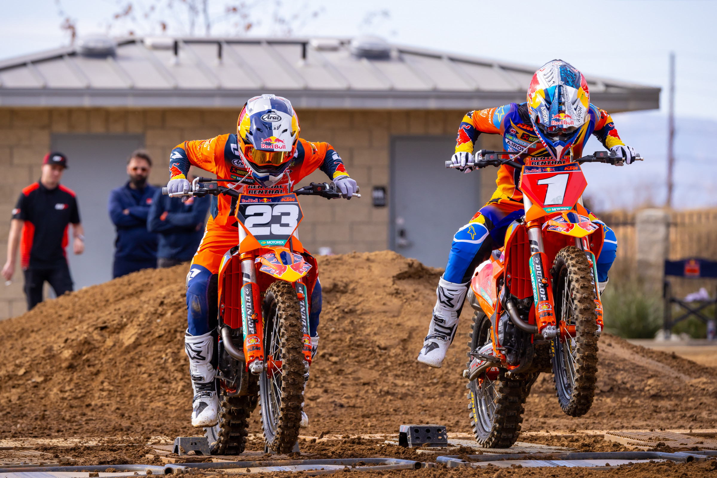 660146_BeaumerKTMDec24-Cudby-130_Team Shooting Red Bull KTM SX 2025