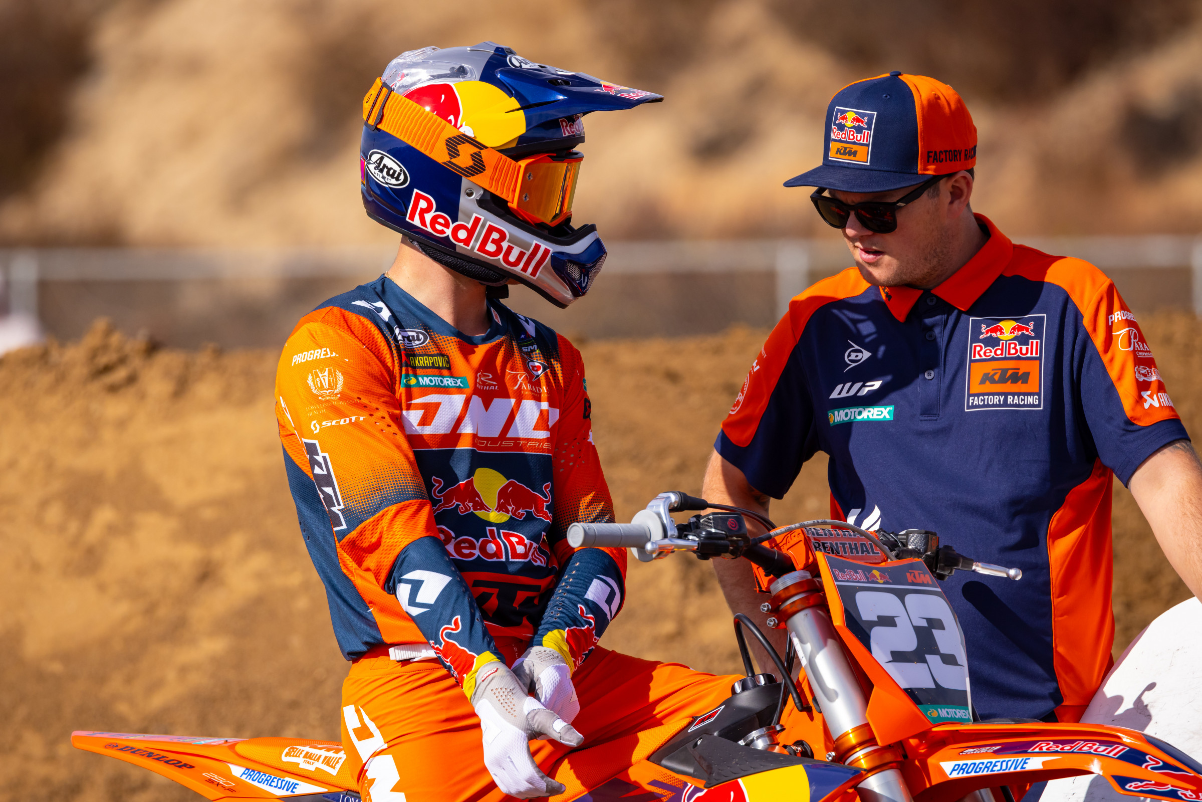 660140_BeaumerKTMDec24-Cudby-118_Team Shooting Red Bull KTM SX 2025