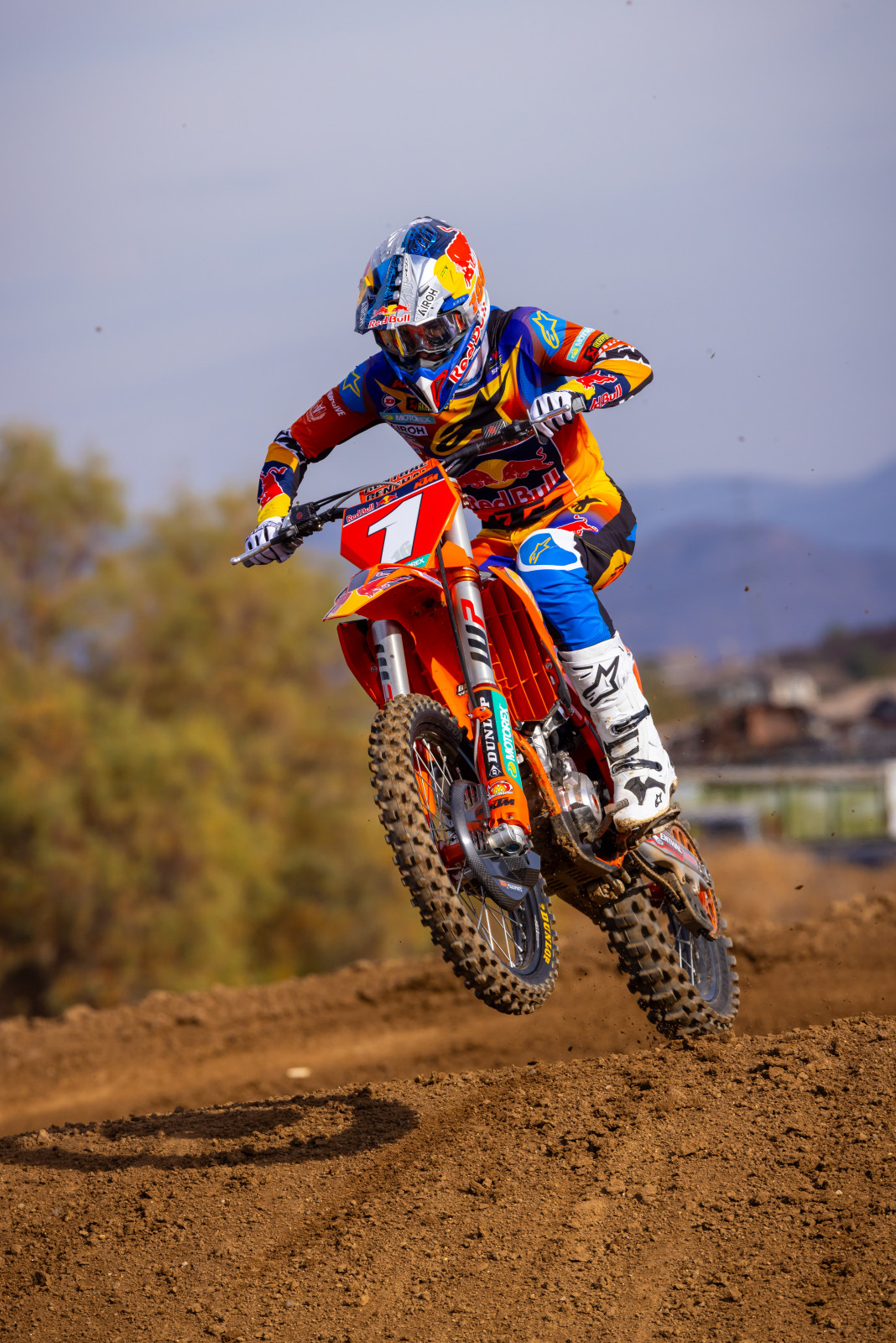 660110_VialleKTMDec24-Cudby-205_Team Shooting Red Bull KTM SX 2025