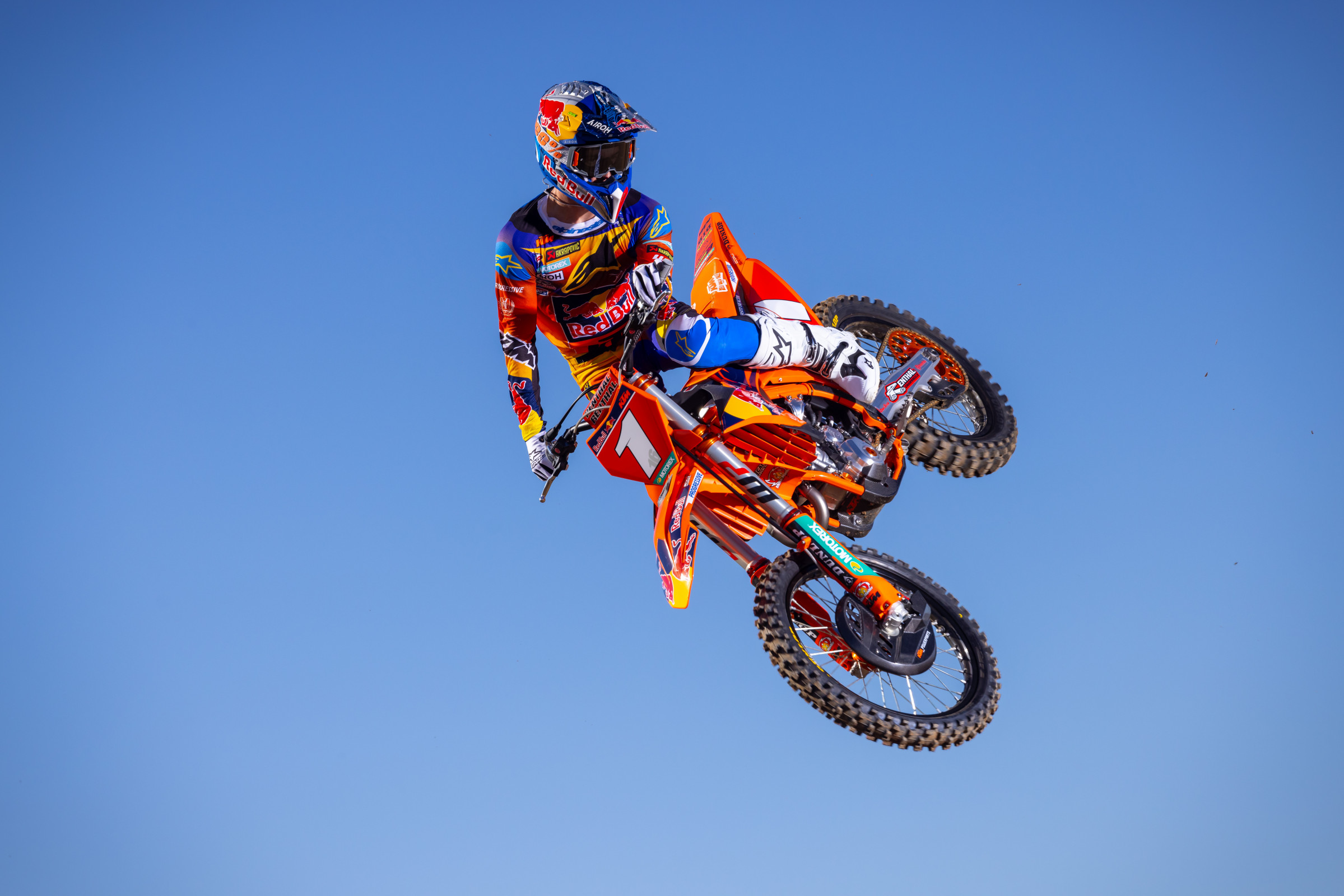 660236_VialleKTMDec24-Cudby-073_Team Shooting Red Bull KTM SX 2025