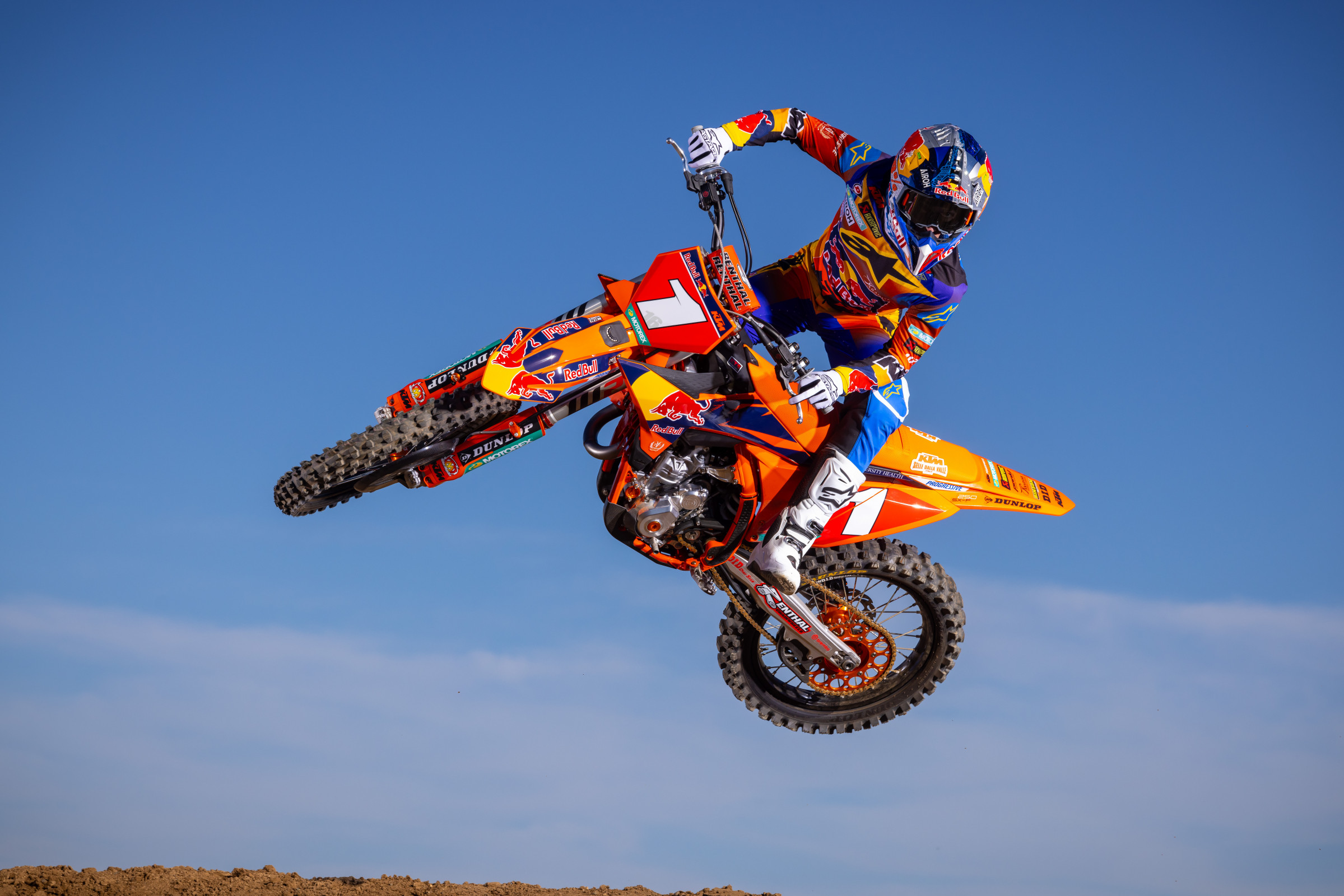 660241_VialleKTMDec24-Cudby-090_Team Shooting Red Bull KTM SX 2025