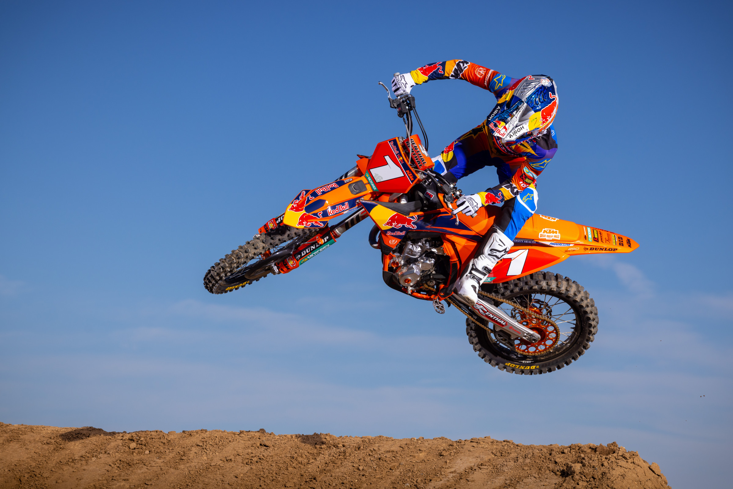 660239_VialleKTMDec24-Cudby-086_Team Shooting Red Bull KTM SX 2025_MY25 KTM 250 SX-F FACTORY EDITION_MY25 KTM 250 SX-F FACTORY EDITION