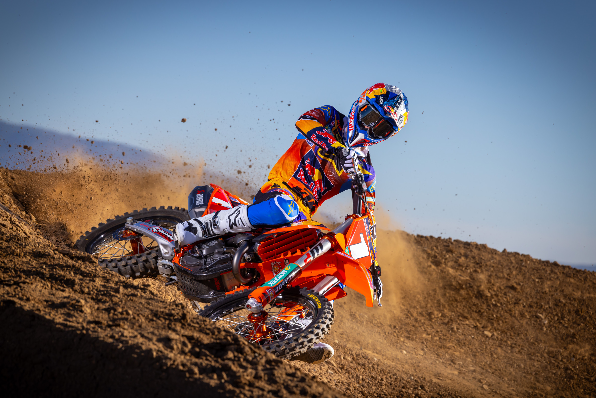 660244_VialleKTMDec24-Cudby-099_Team Shooting Red Bull KTM SX 2025_MY25 KTM 250 SX-F FACTORY EDITION_MY25 KTM 250 SX-F FACTORY EDITION