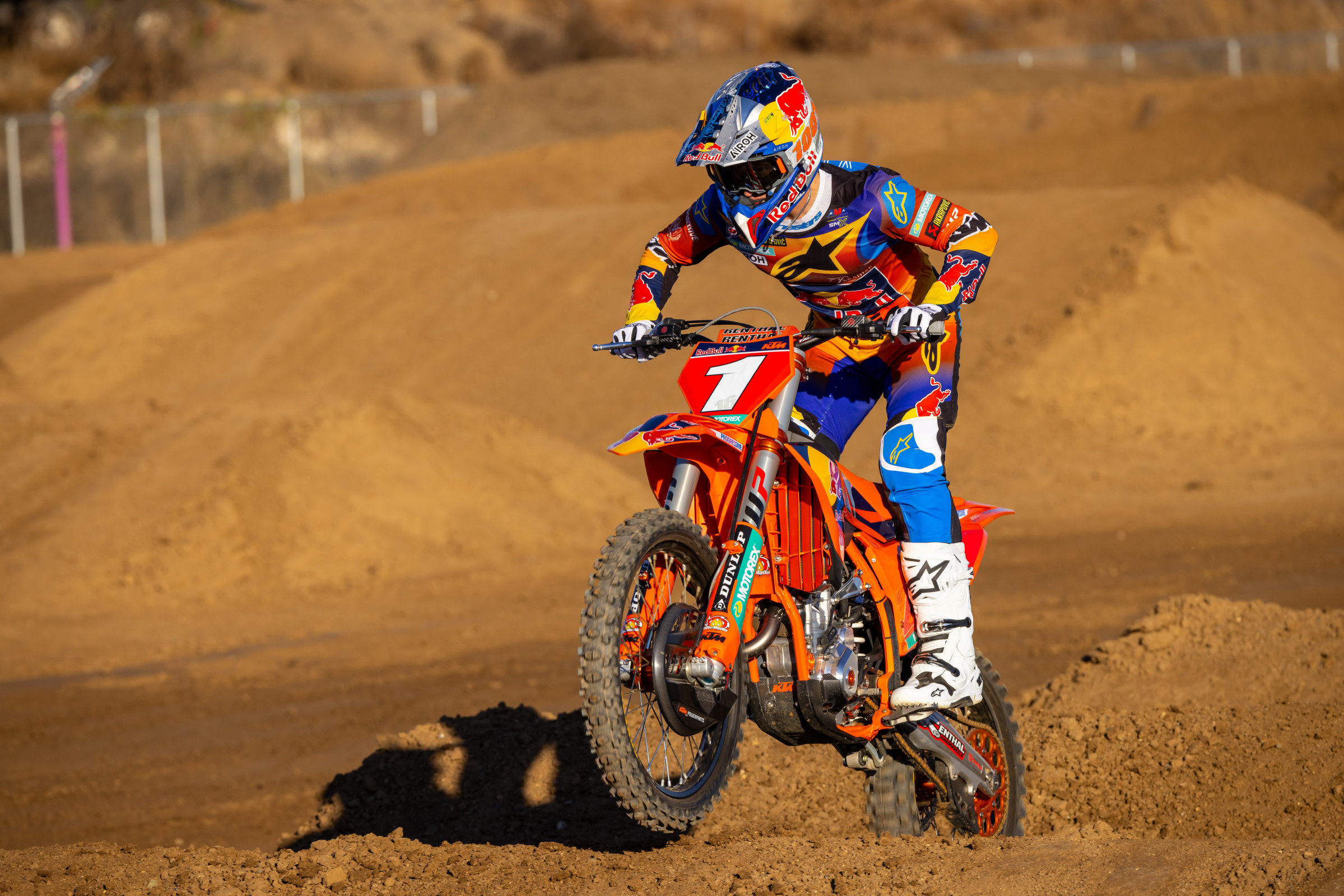 660247_VialleKTMDec24-Cudby-120_Team Shooting Red Bull KTM SX 2025