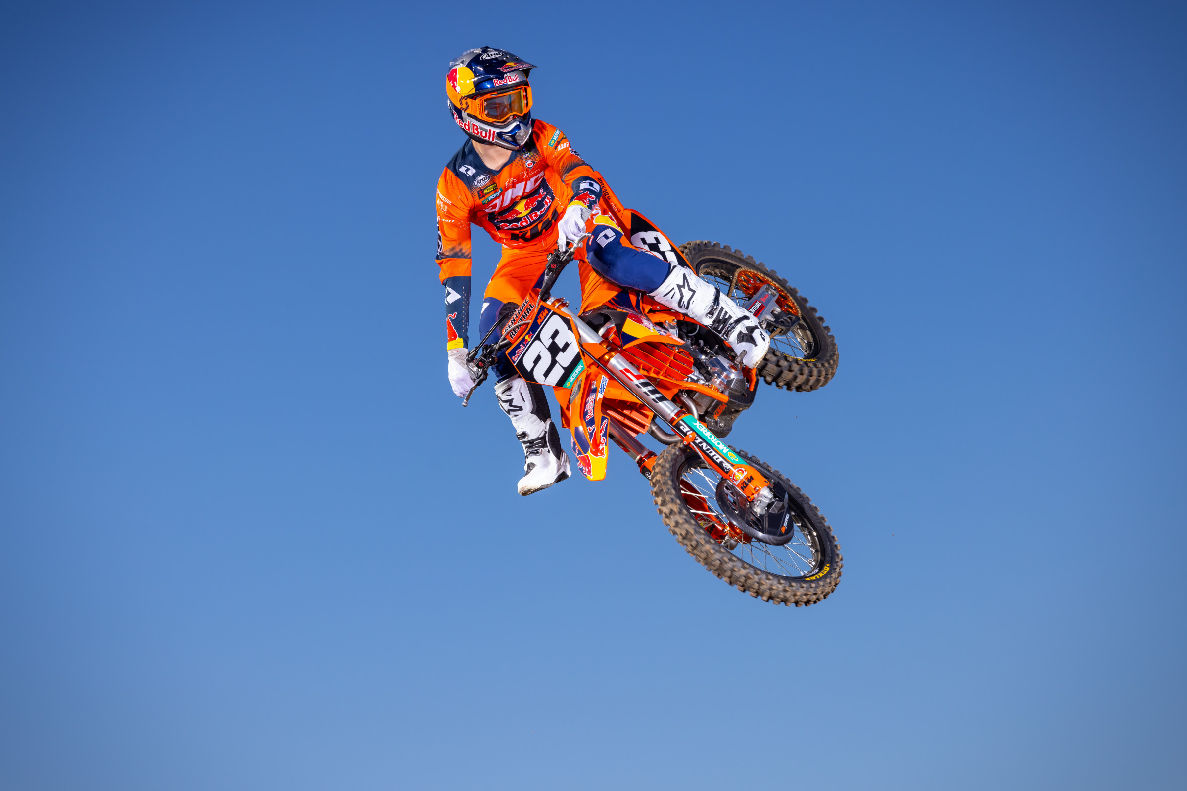 660128_BeaumerKTMDec24-Cudby-076_Team Shooting Red Bull KTM SX 2025